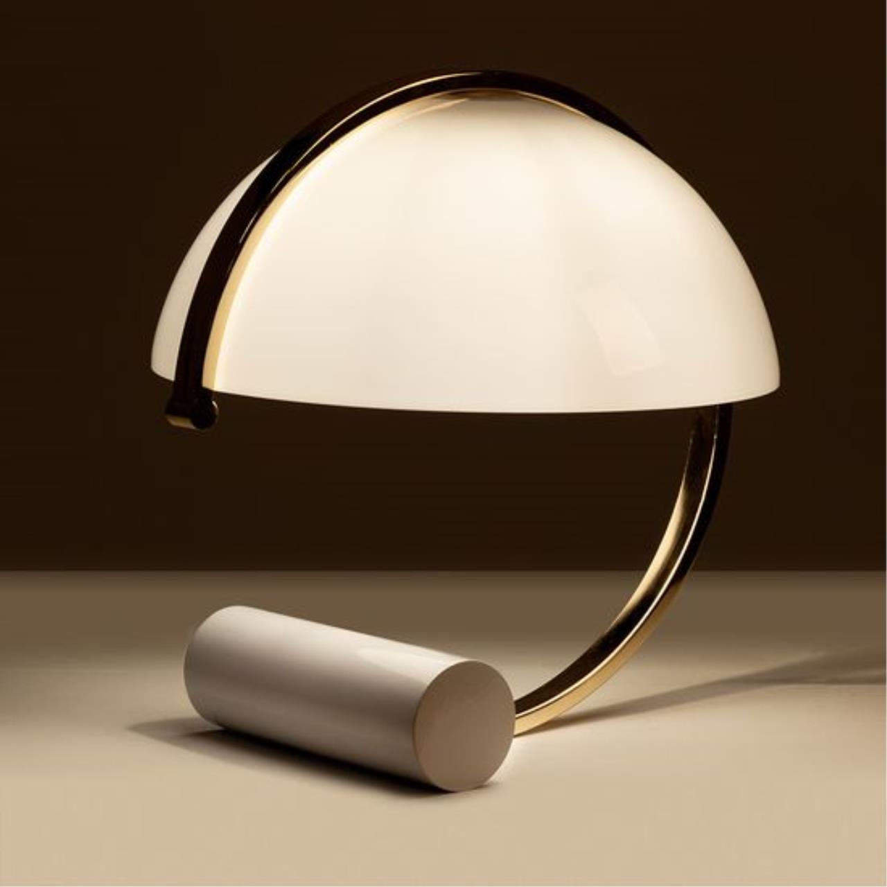 Интерьерная настольная лампа Arte lamp A5056LT-1GO