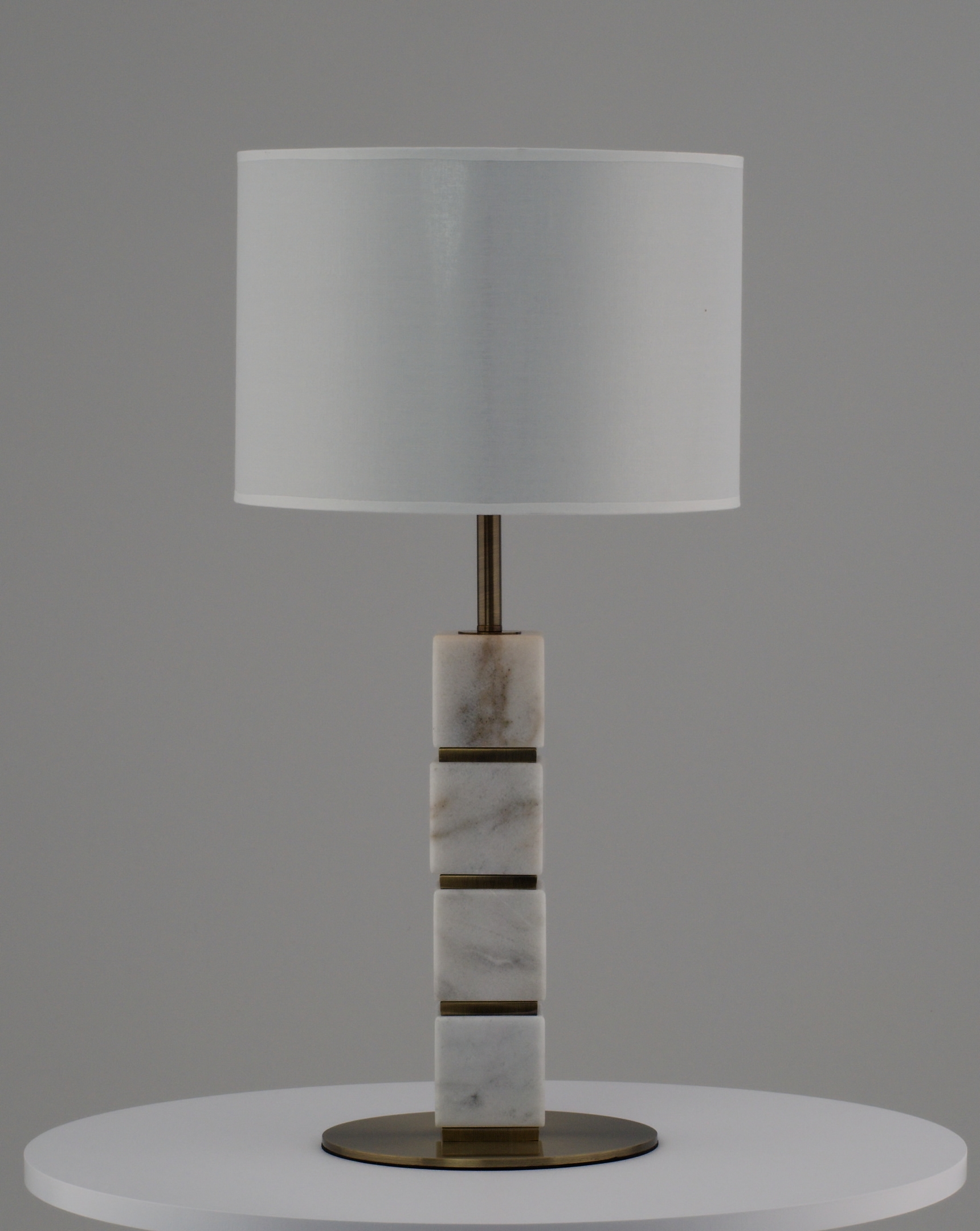 Лампа настольная Moderli V11145-1T Collett