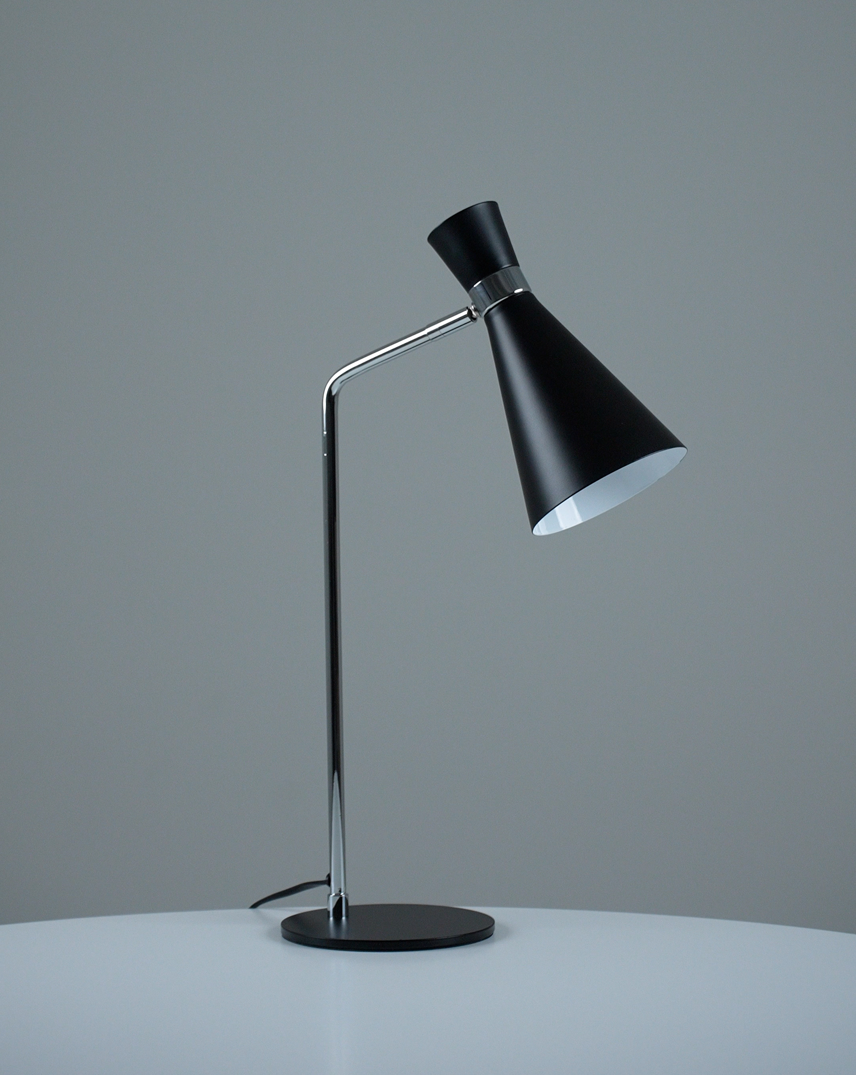 Лампа настольная Moderli V10996-T Page