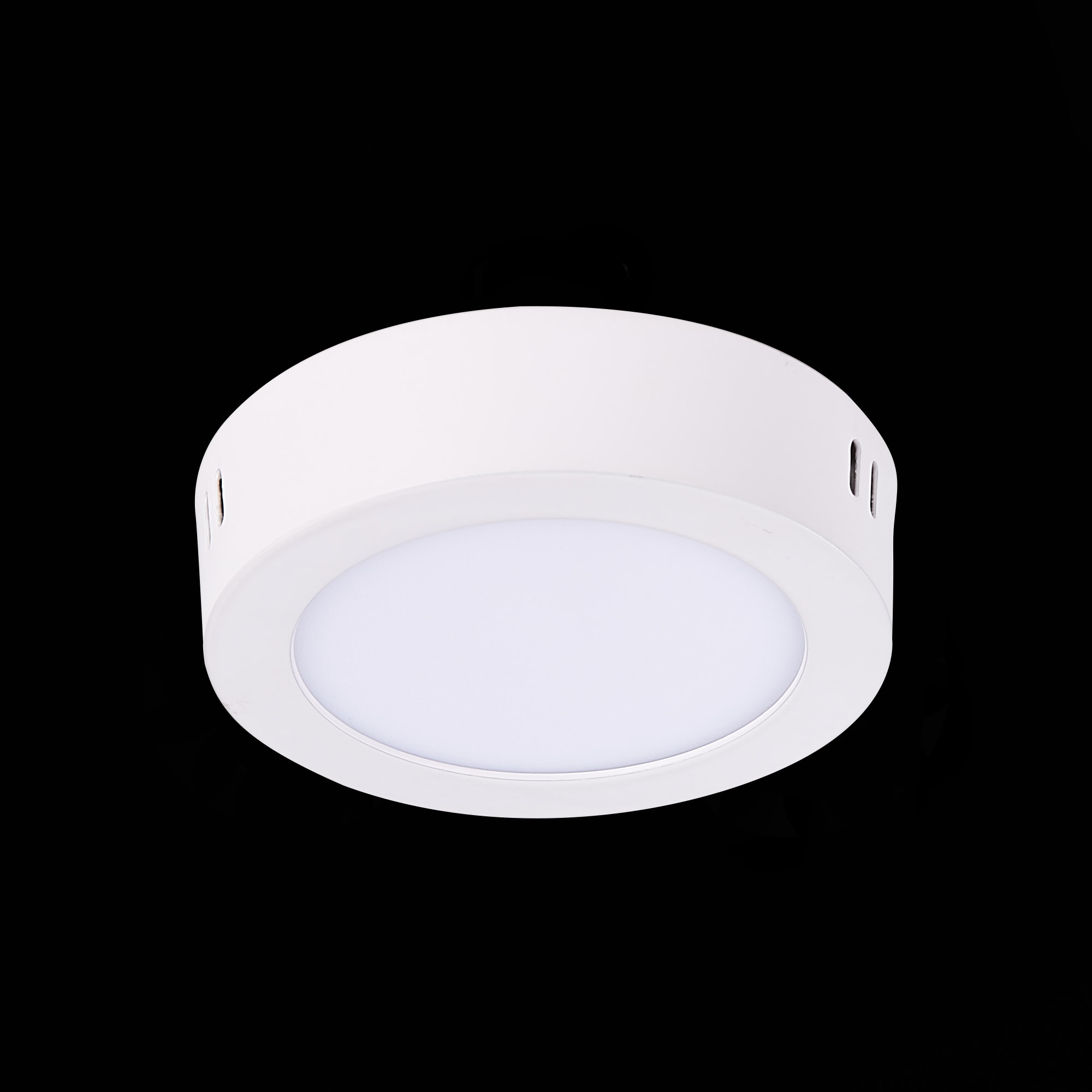 ST112.532.06 Светильник настенно-потолочный Белый LED 1*6W 3000K 330Lm Ra80 120° IP20 D110xH28 90-26 Накладные светильники