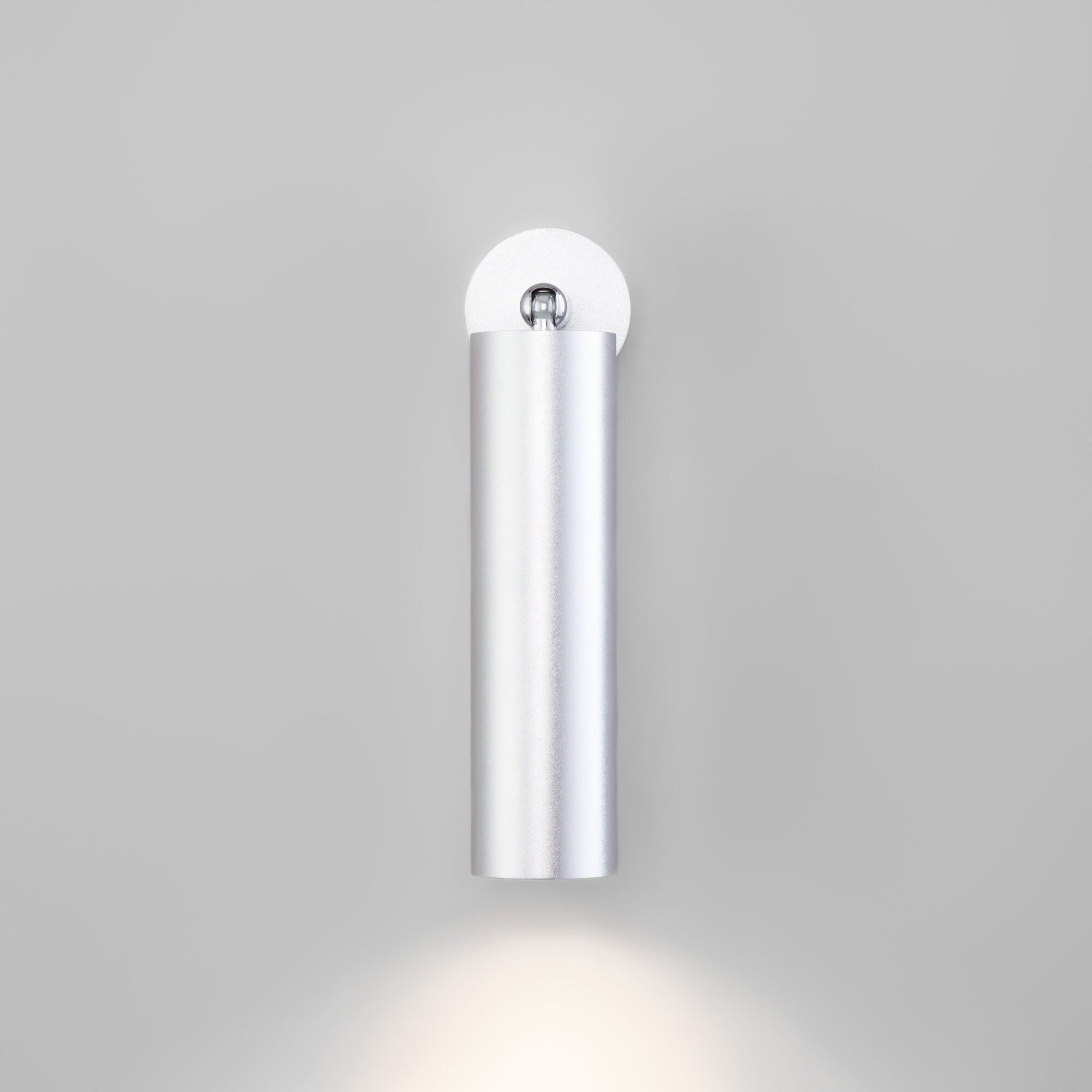 Настенный светильник Eurosvet 20128/1 LED серебро