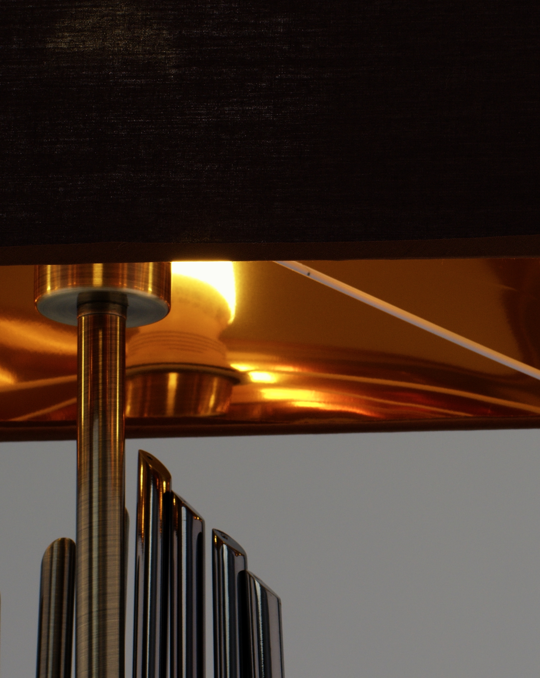 Лампа настольная Moderli V11143-1T Melony