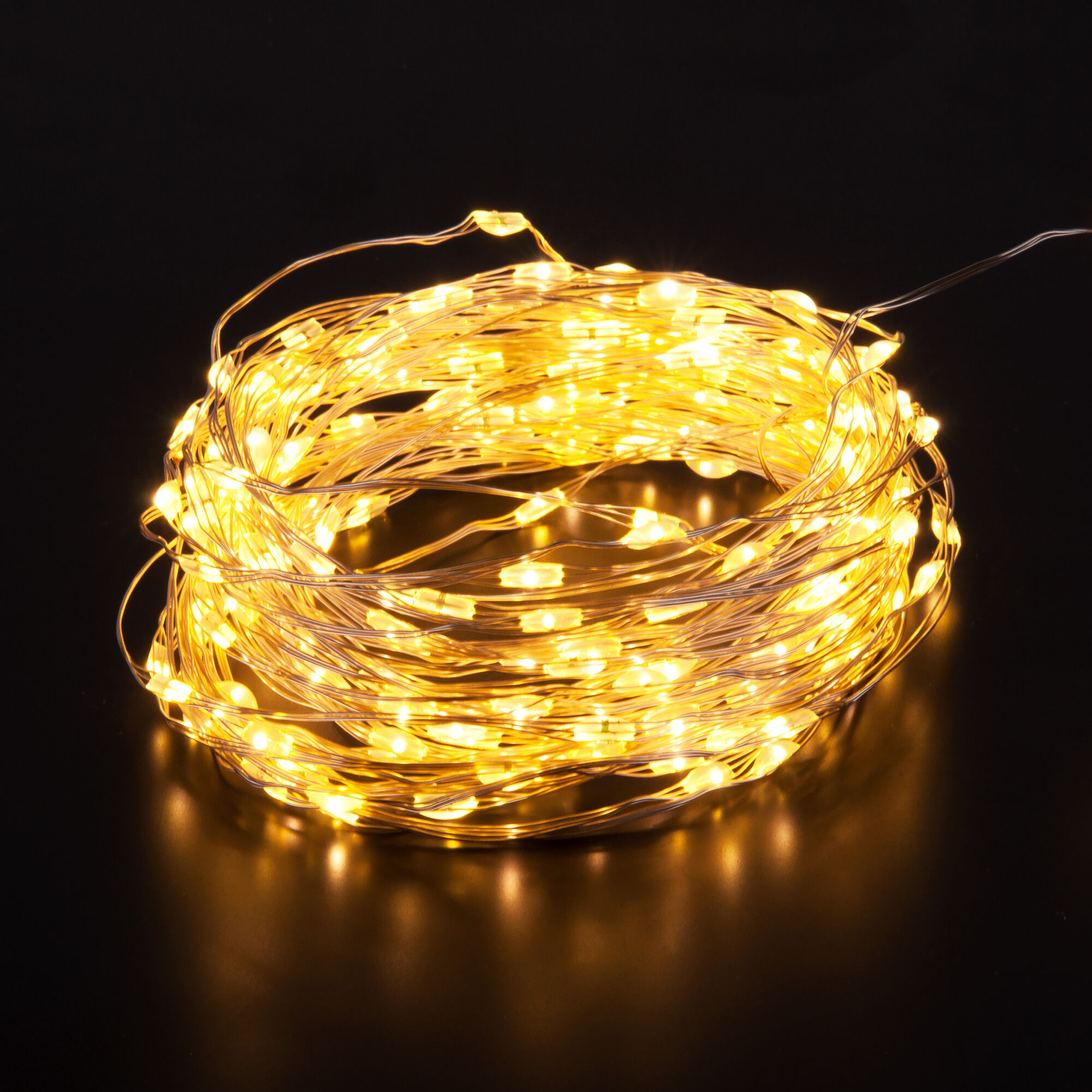 Гирлянда бытовая электрическая нить Eurosvet 400-009 теплый белый