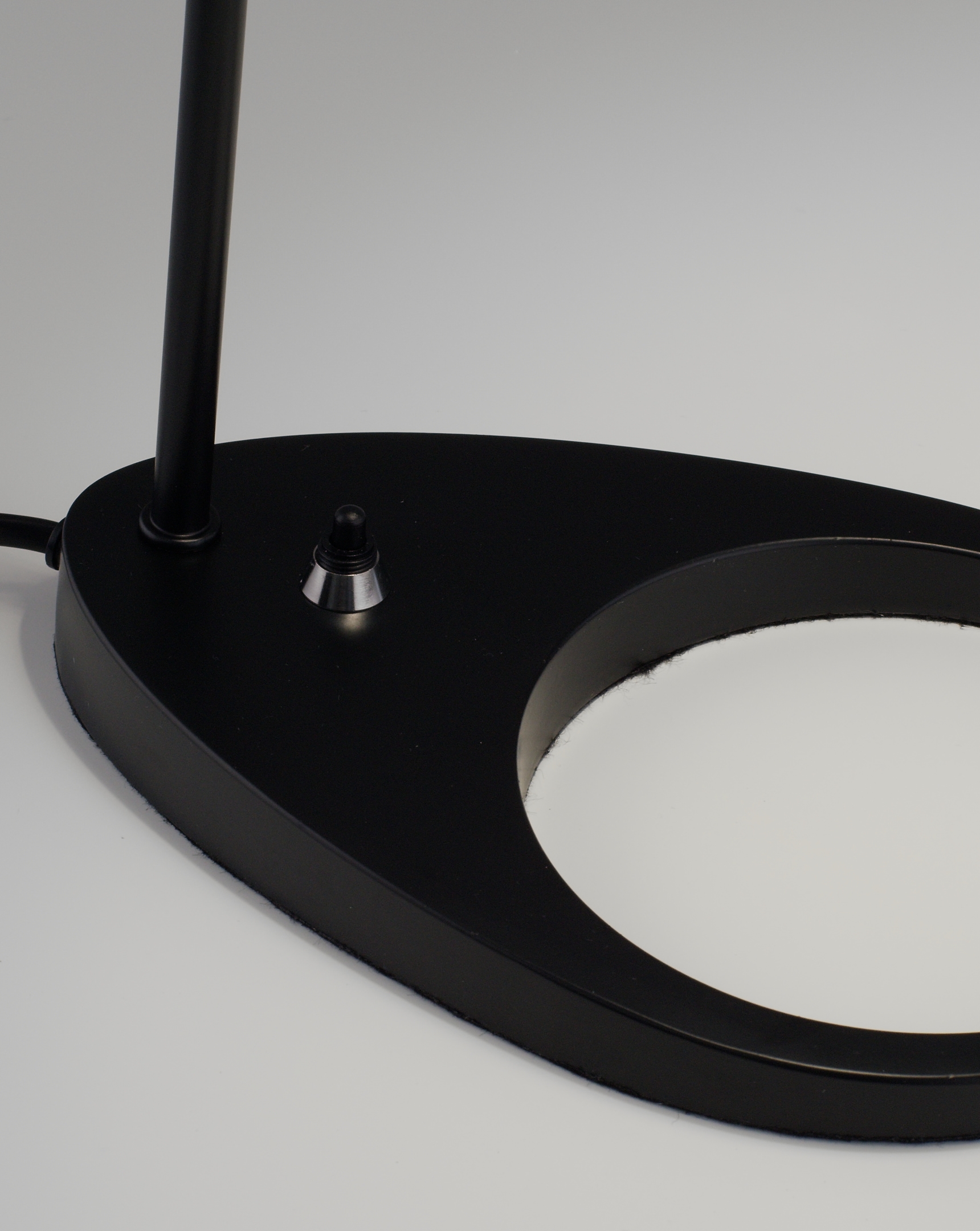 Лампа настольная Moderli V11333-1T Turin