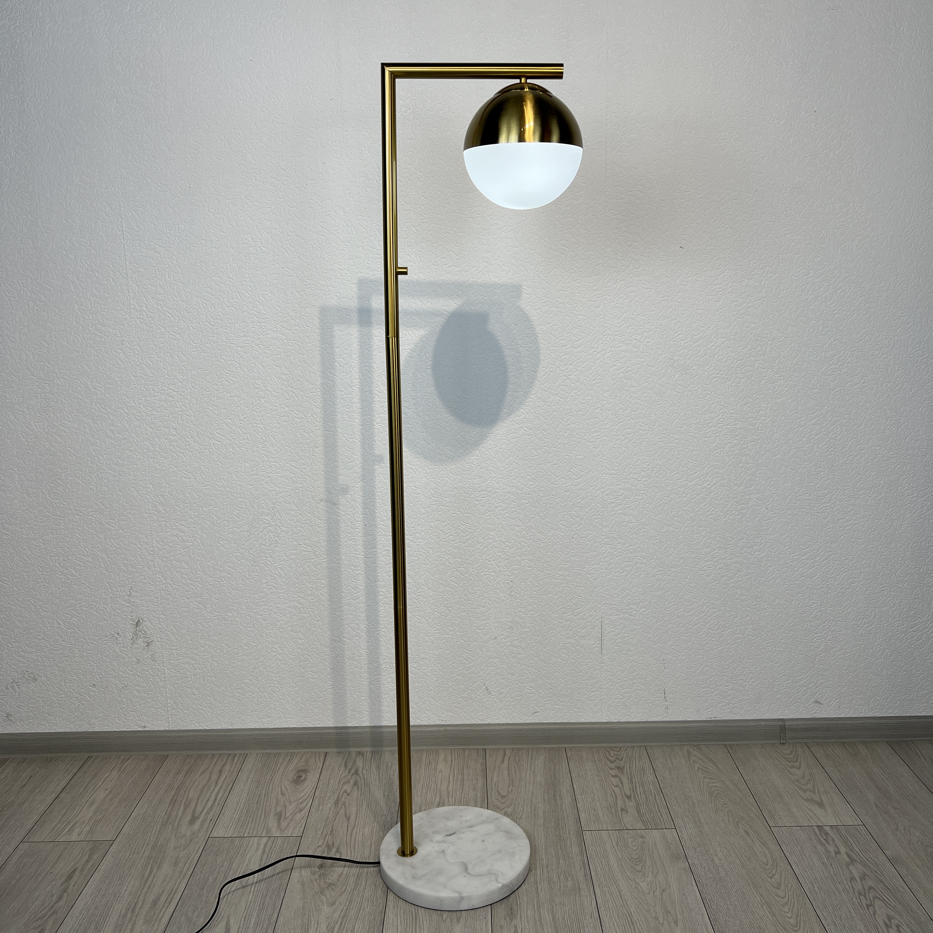 Торшер Geneva Single Glass Globe Floor Lamp 85499-22