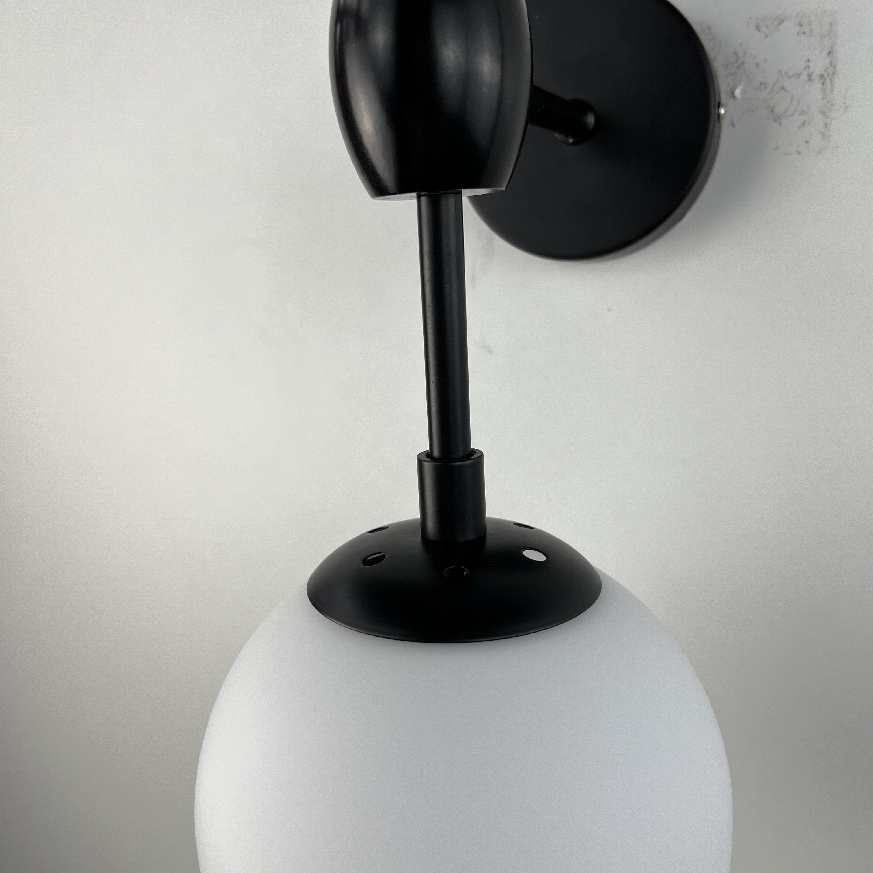 Бра Modo 2 Globes Black And White Glass от Imperiumloft 84941-22