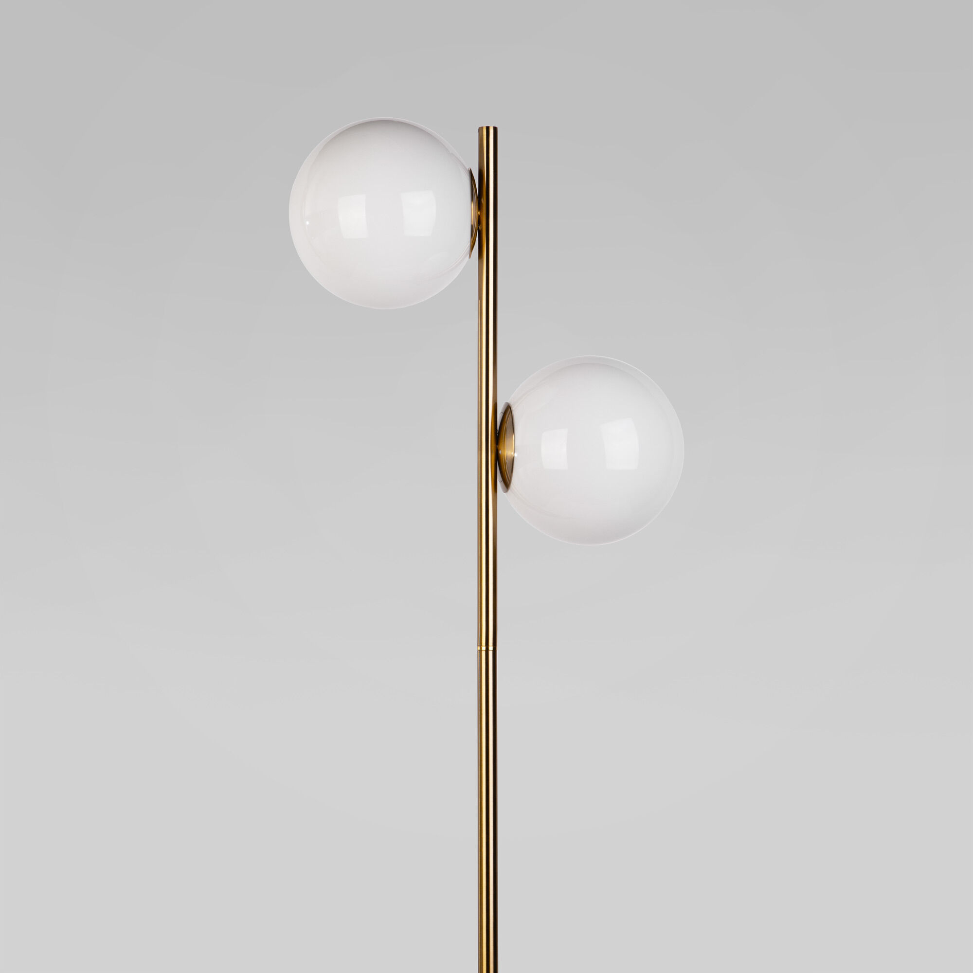  Eurosvet 01158/2/ напольный светильник/ латунь