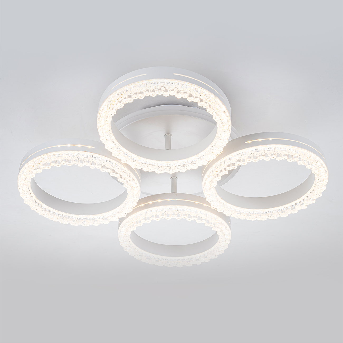 Потолочный светильник Escada 10276/4 LED*70W White APP