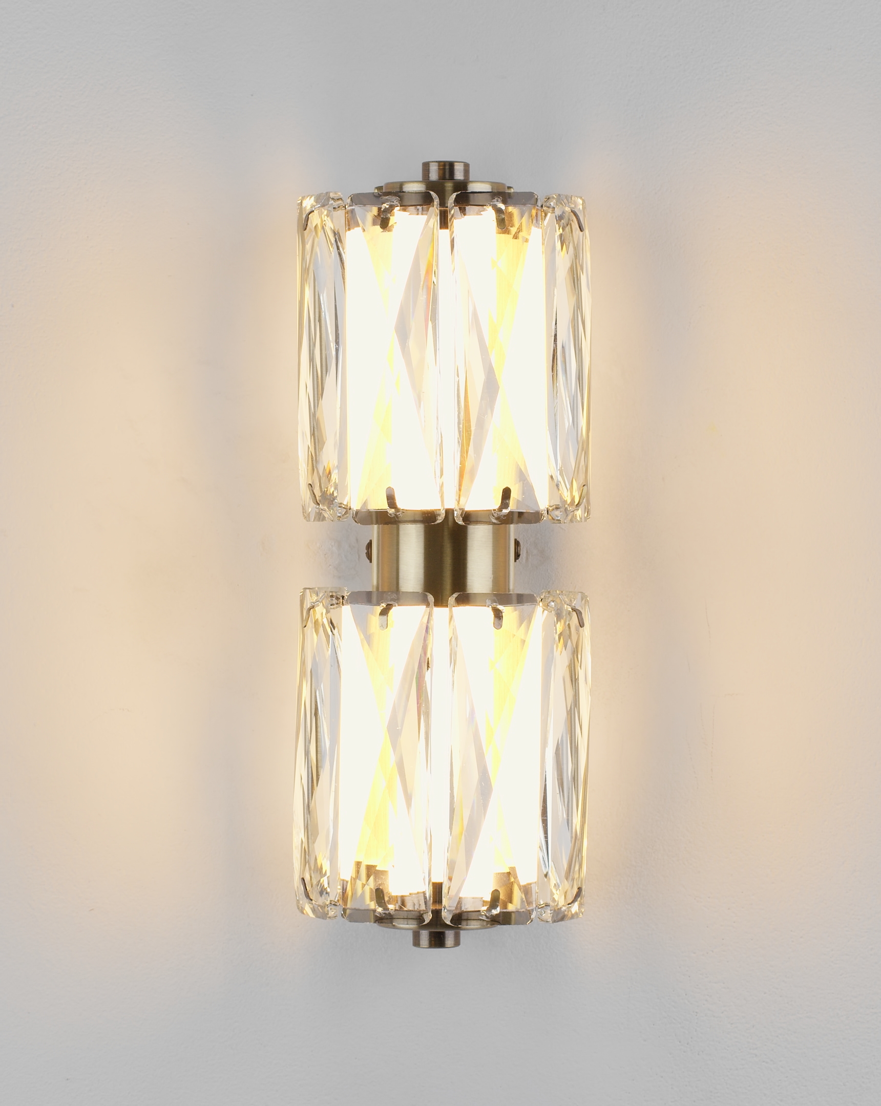 Светильник настенный светодиодный Moderli V11711-WL Prismique