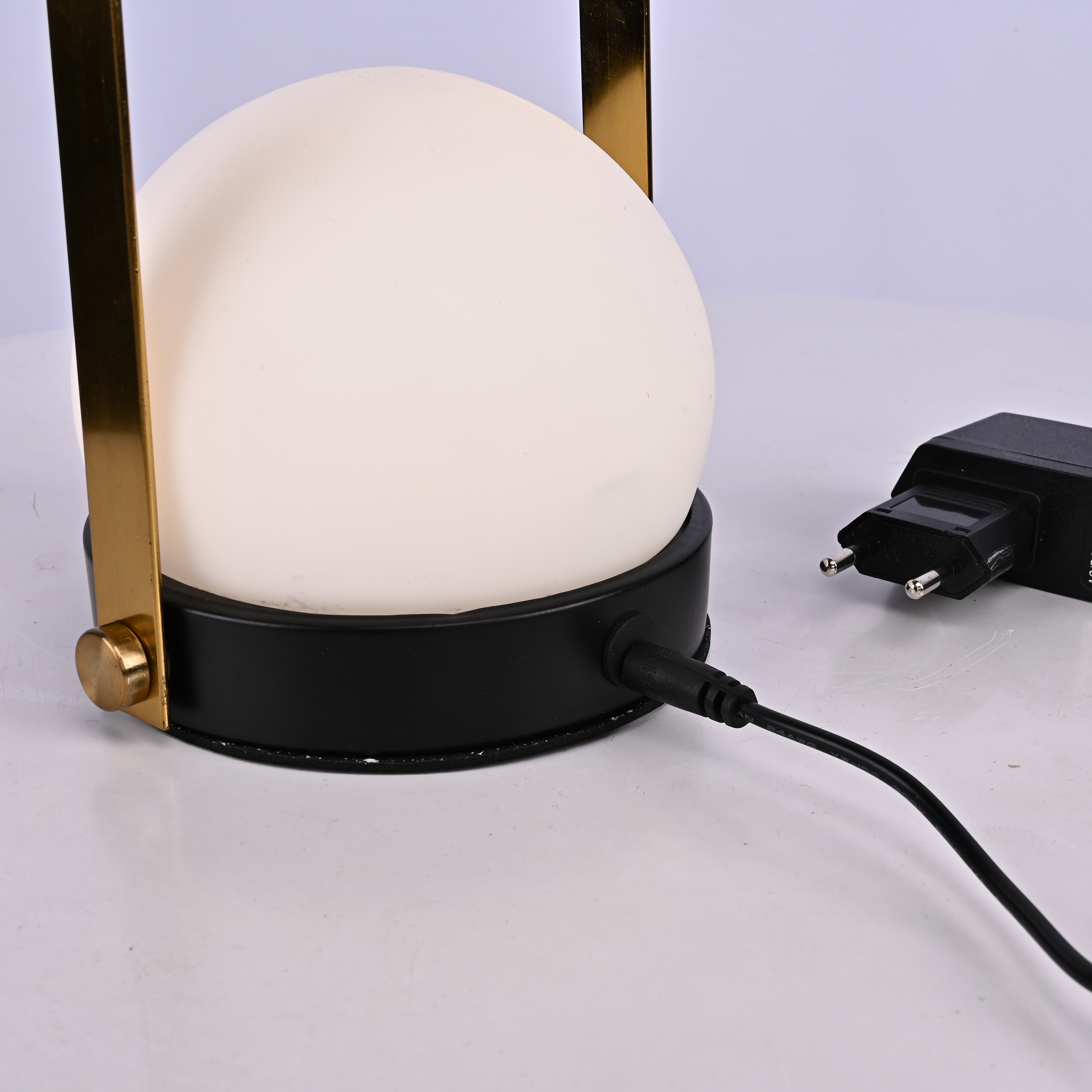 Настольная лампа Tangli White Tab 302469-22