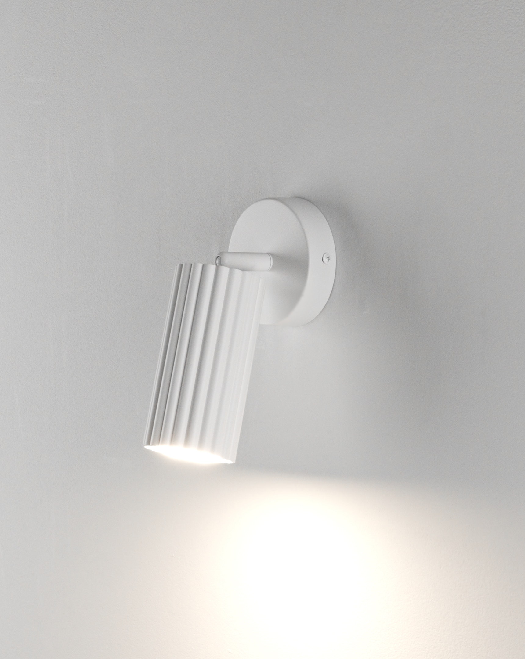 Спот Moderli V11772-1C Cora