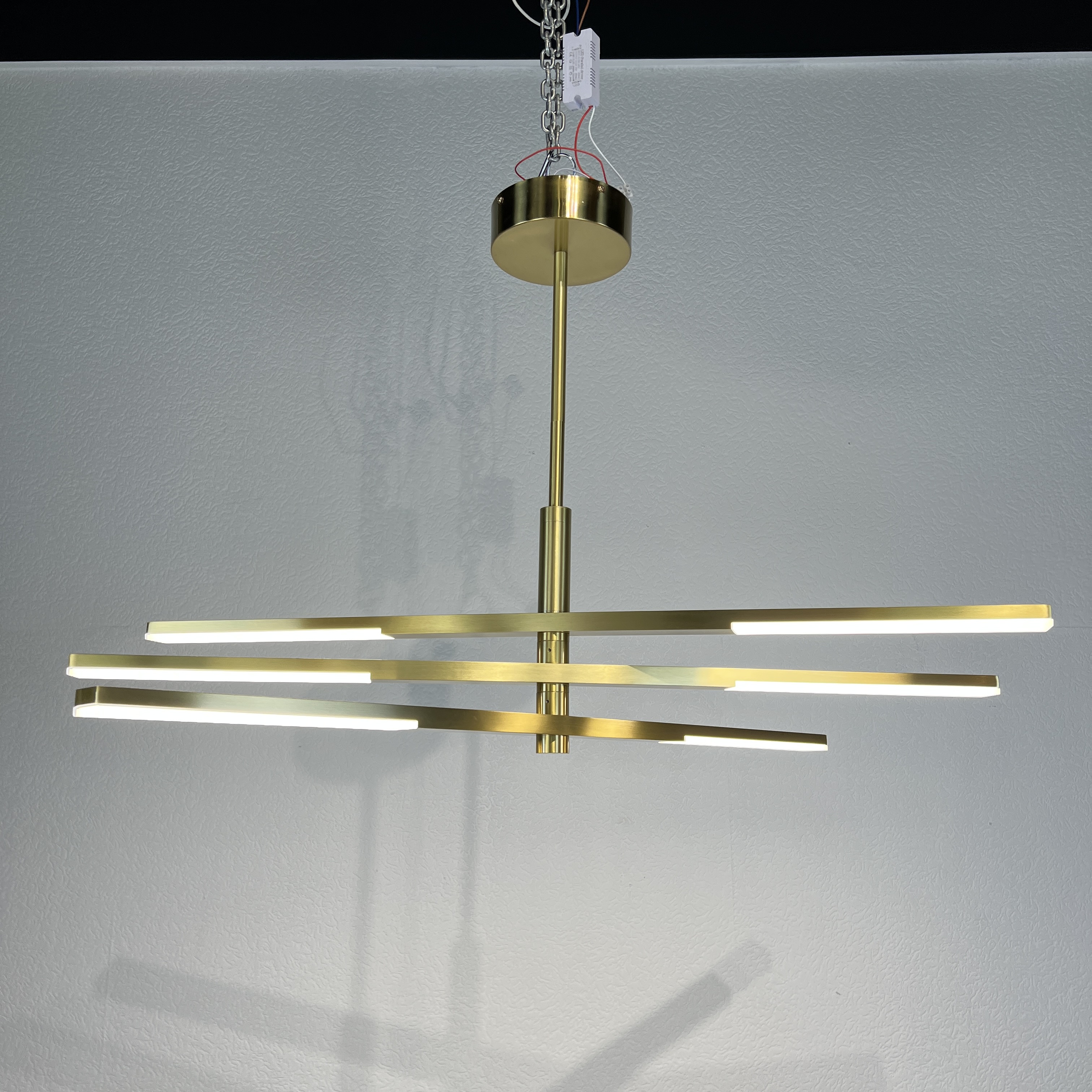 Люстра на штанге ORTON на 3 D96 Gold 241024-26