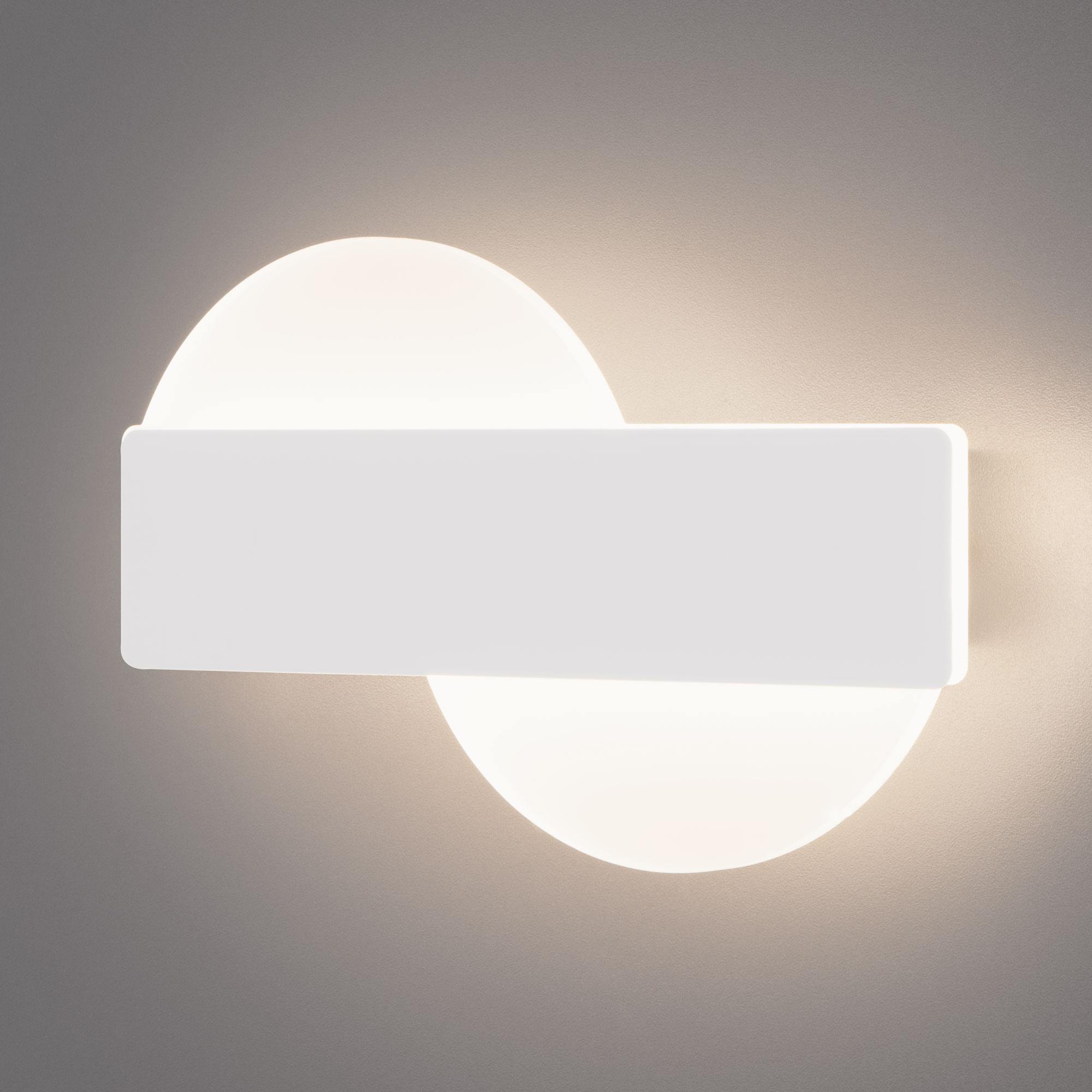 Настенный светильник Eurosvet 40143/1 LED белый