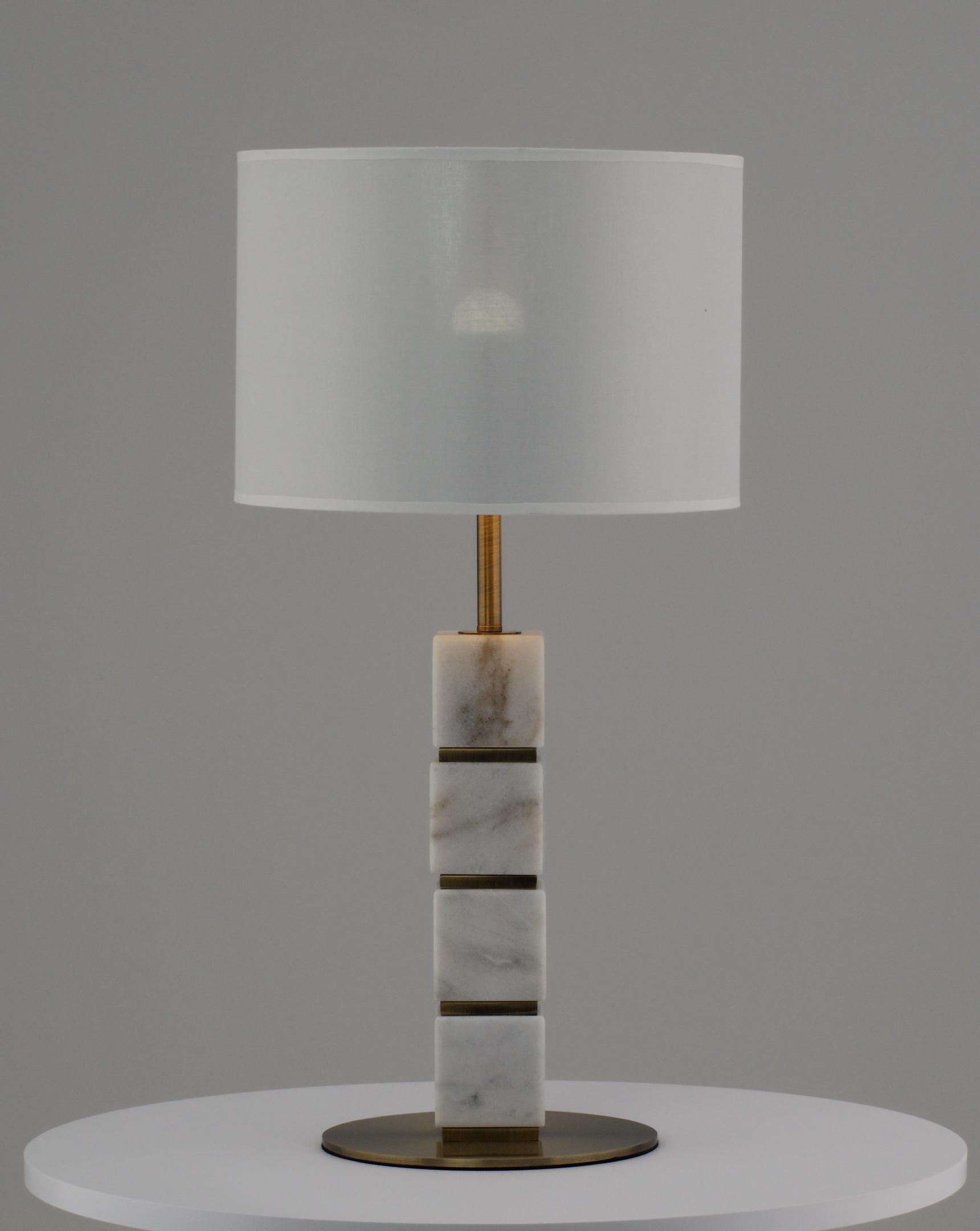 Лампа настольная Moderli V11145-1T Collett