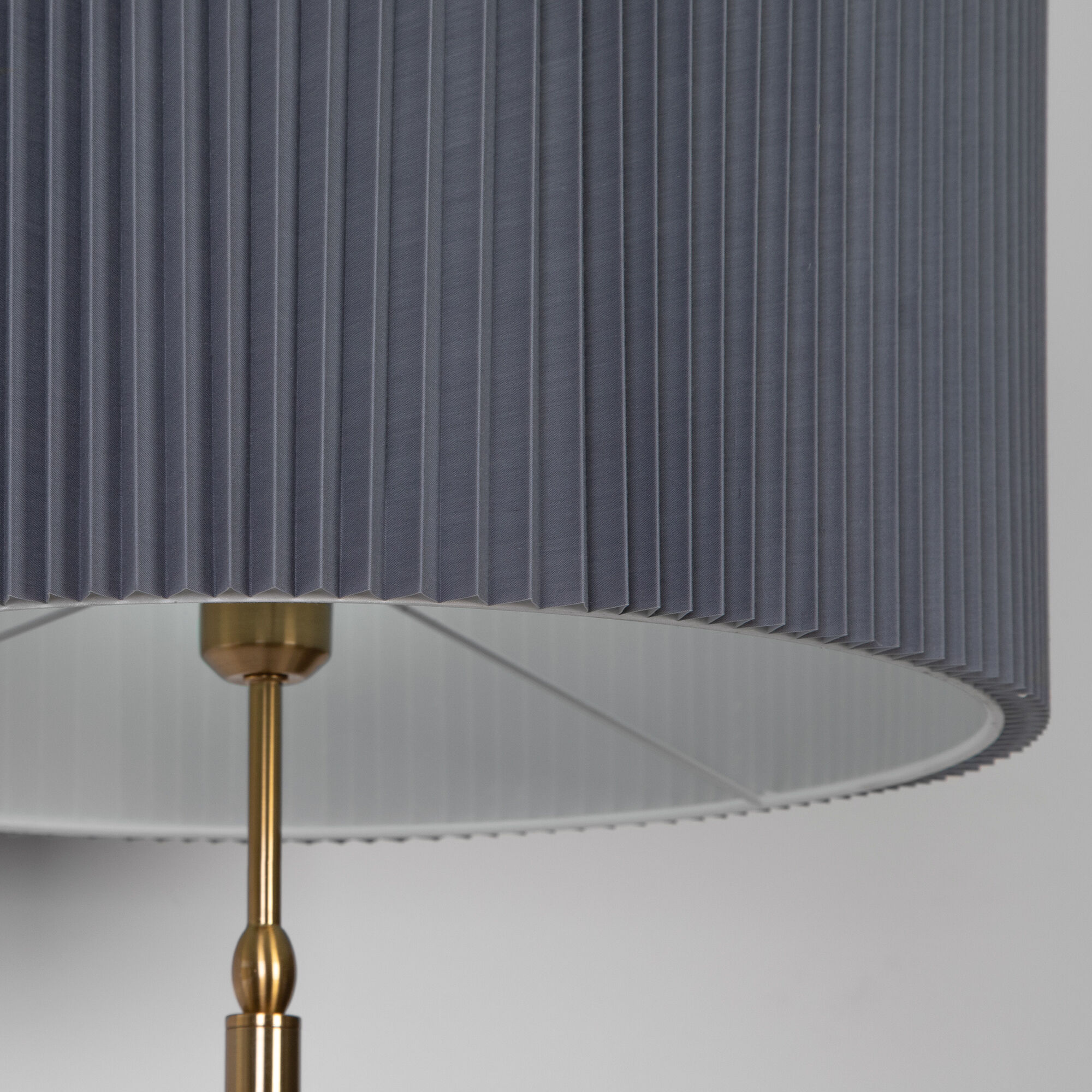  Eurosvet 01163/1/ напольный светильник/ латунь