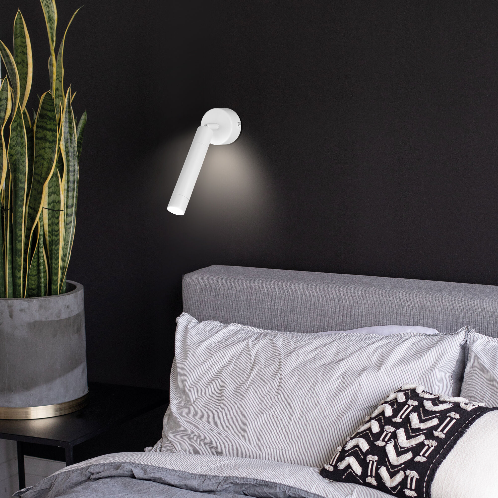 Настенный светильник Eurosvet 20084/1 LED белый