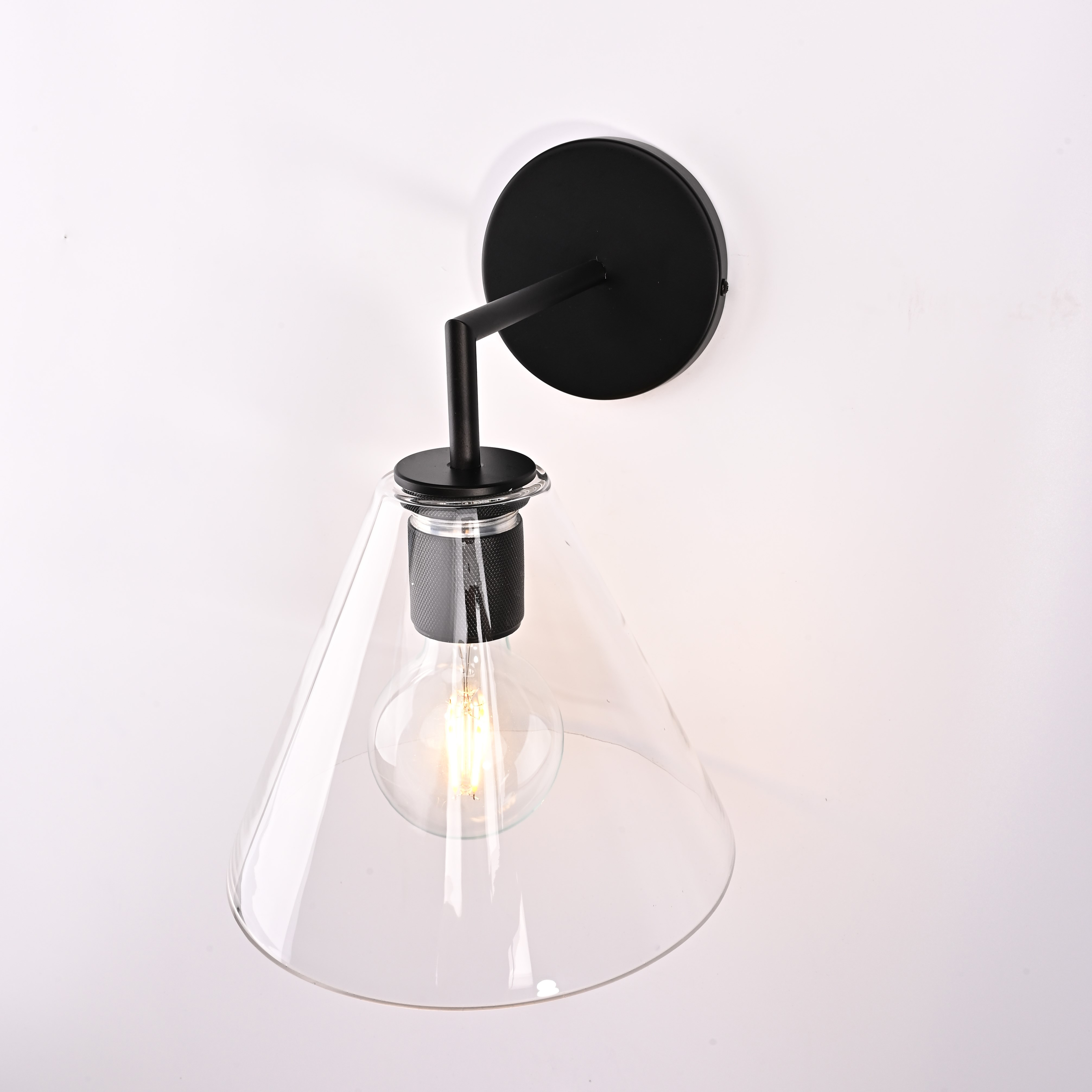 Бра RH Utilitaire Funnel Shade Single Sconce Black 123269-22