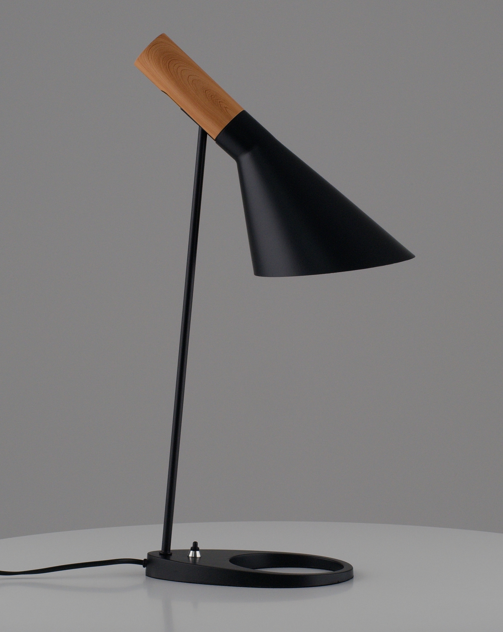 Лампа настольная Moderli V11333-1T Turin