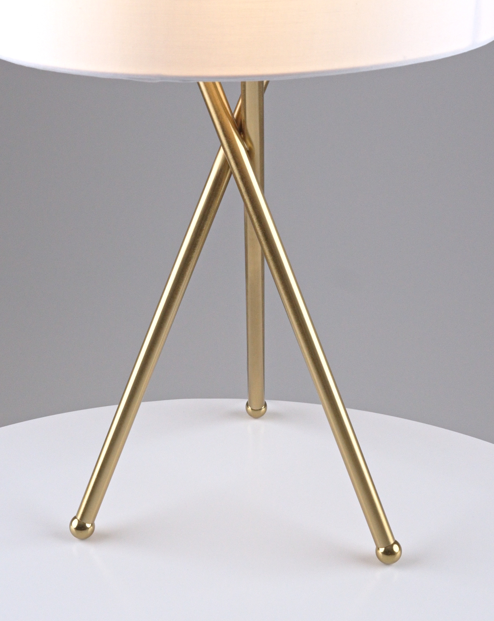 Лампа настольная Moderli V11598-1T Palma