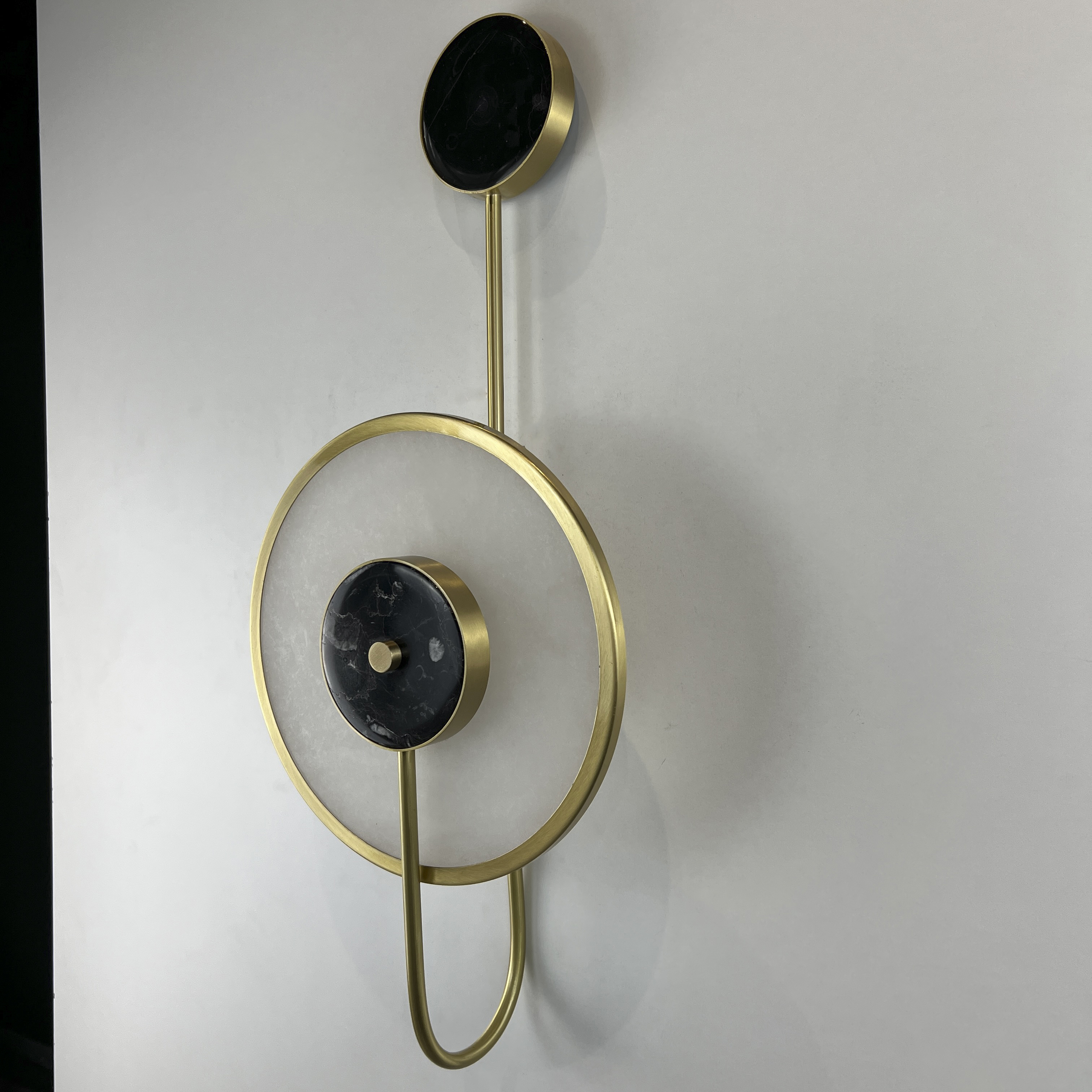 Настенный светильник-бра из мрамора LOREO A 149474-22