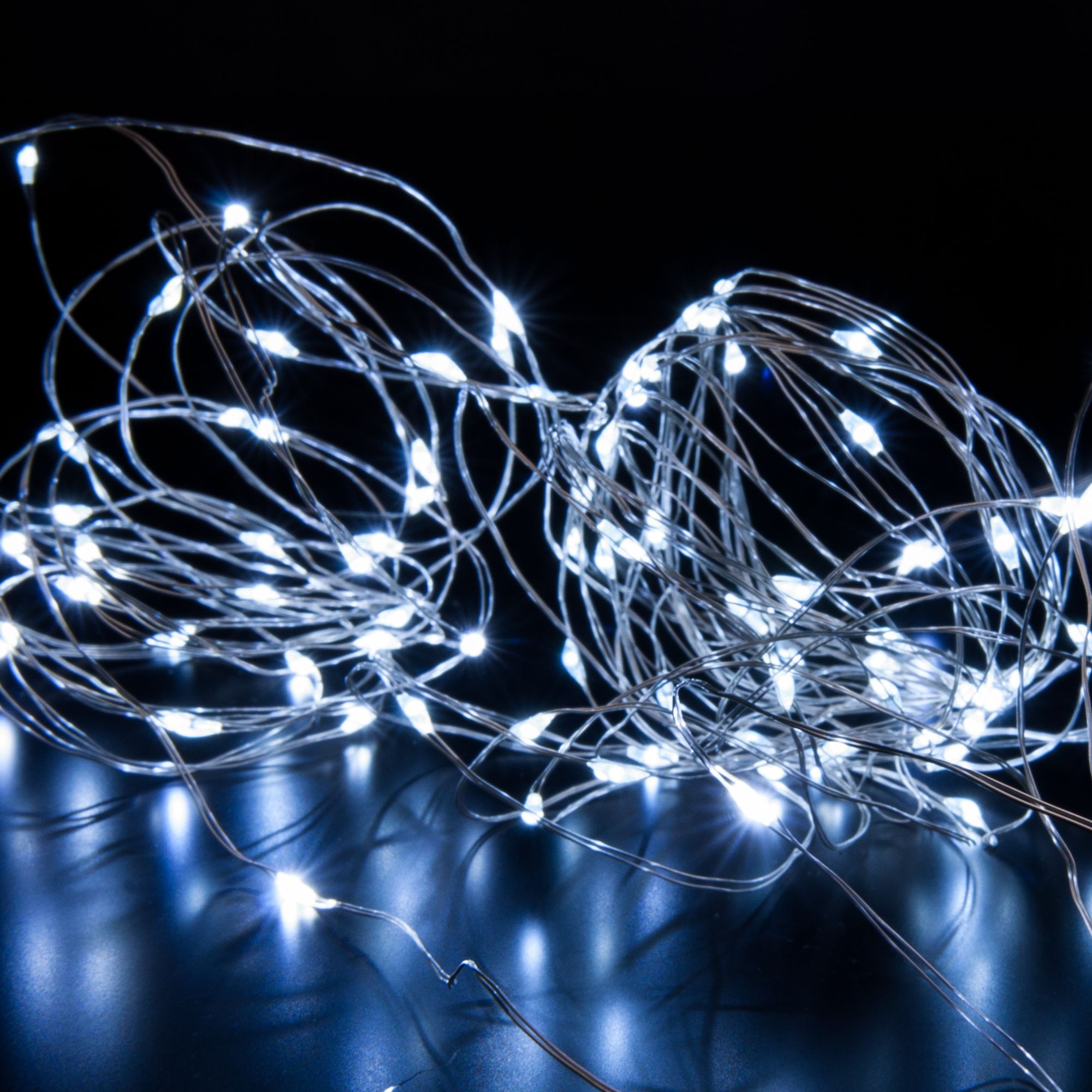 Гирлянда бытовая электрическая нить Eurosvet 400-008 белый