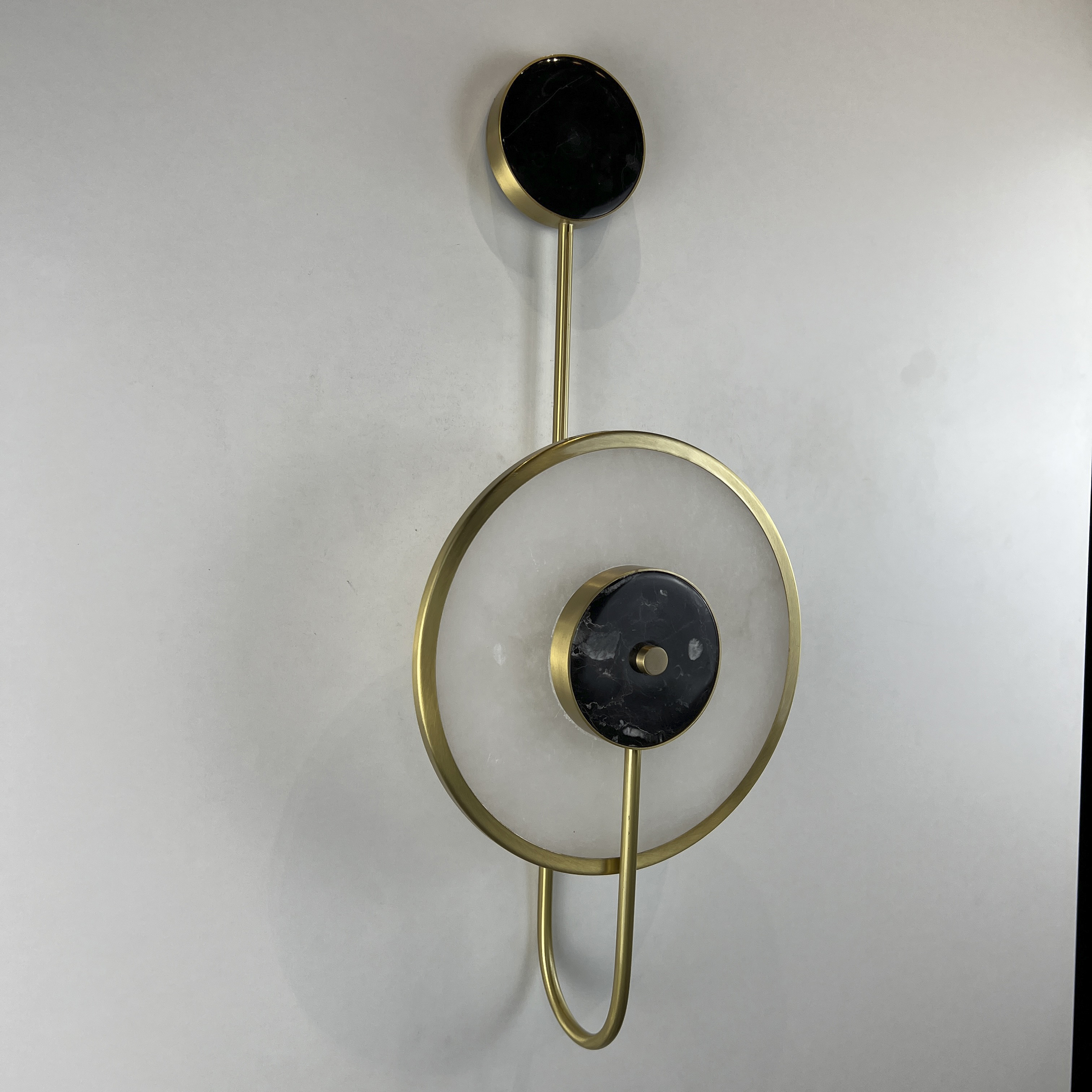 Настенный светильник-бра из мрамора LOREO A 149474-22