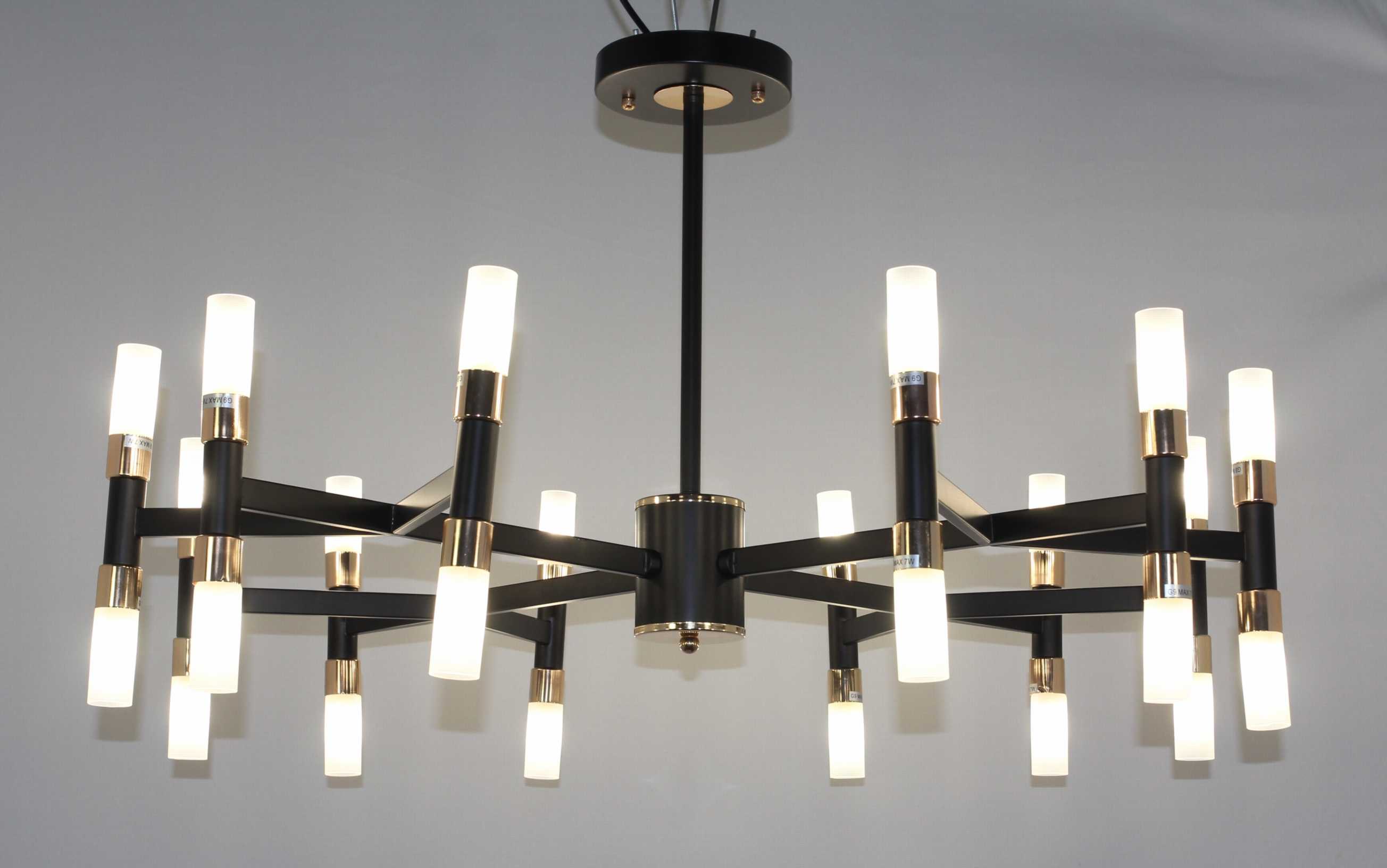 Luce's. Люстра Veneto Luce 2184u/12a cham GD. Люстра Veneto Luce BK+GD. Люстра Veneto Luce 4870mdm/6 BK+bro. 186yg/18 BK+GD люстра.