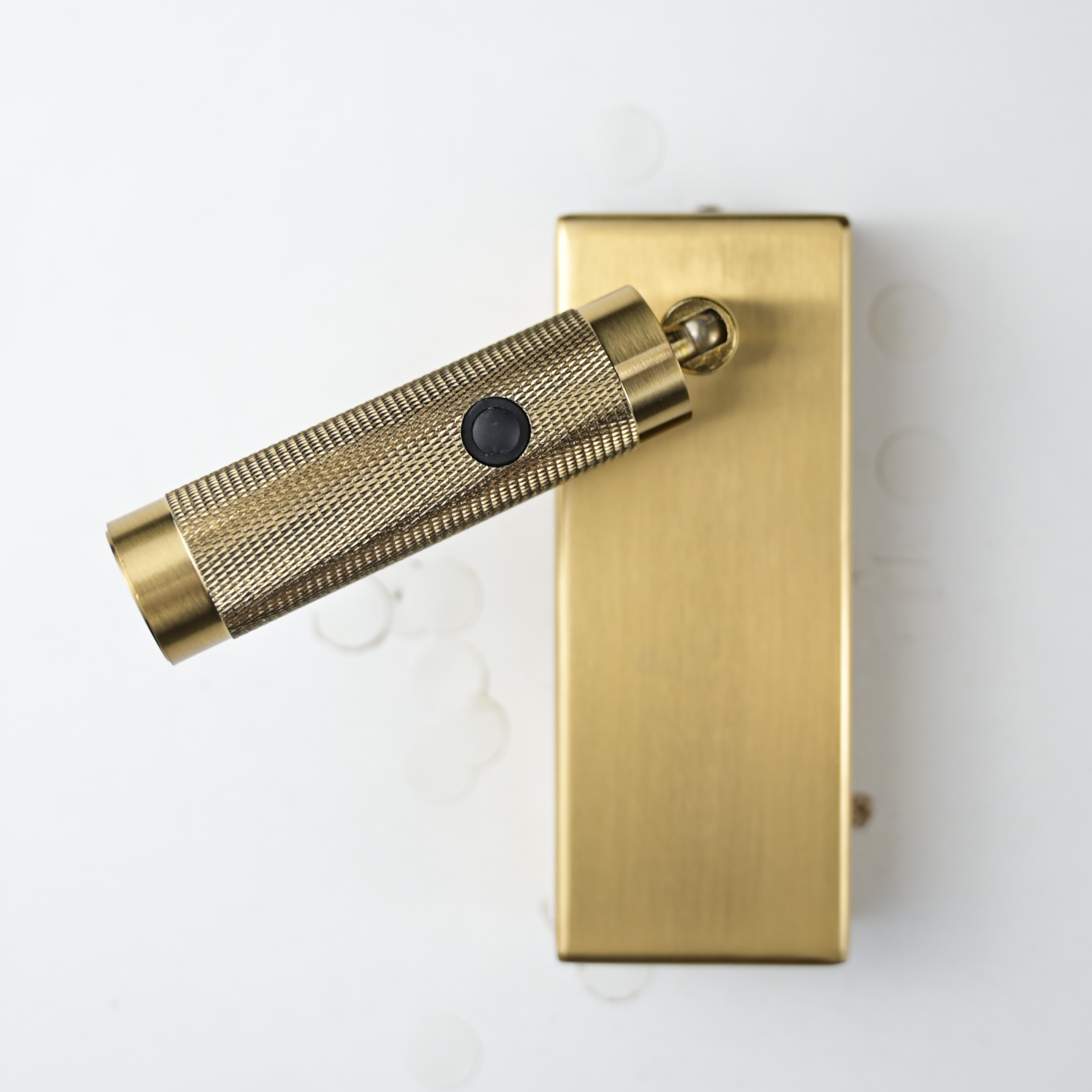 Бра Chelsom WALL LED KNURL BRASS 144237-22