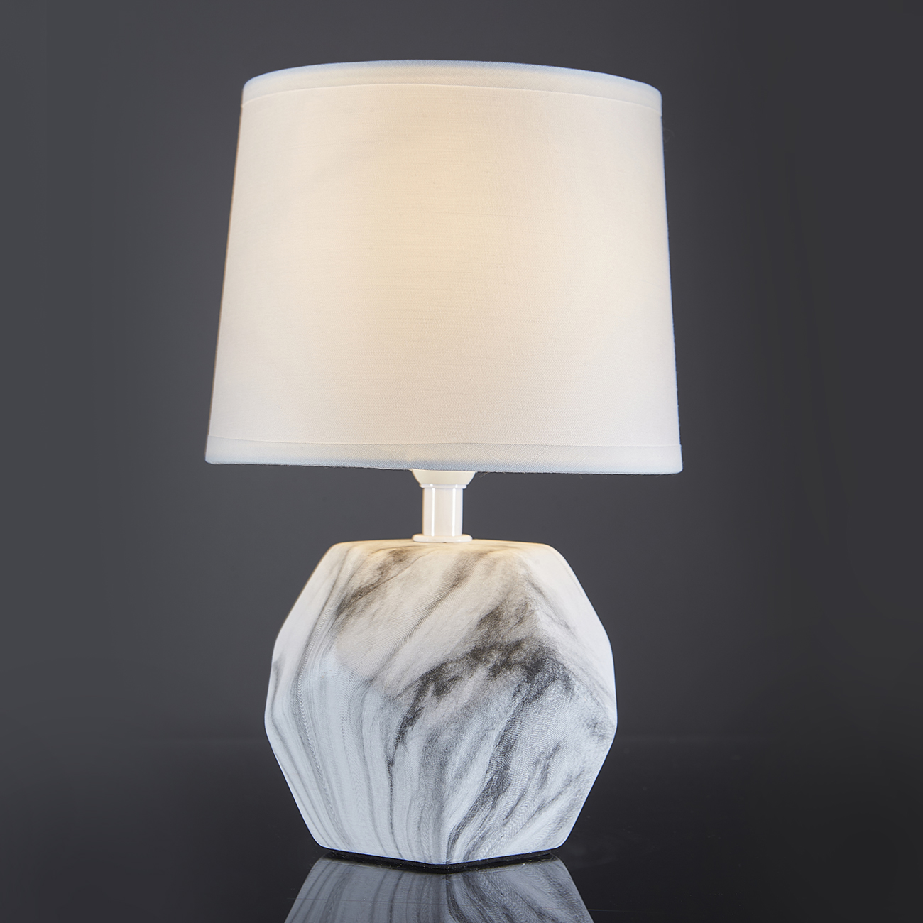 Настольный светильник Escada 10163/T E14*40W White marble