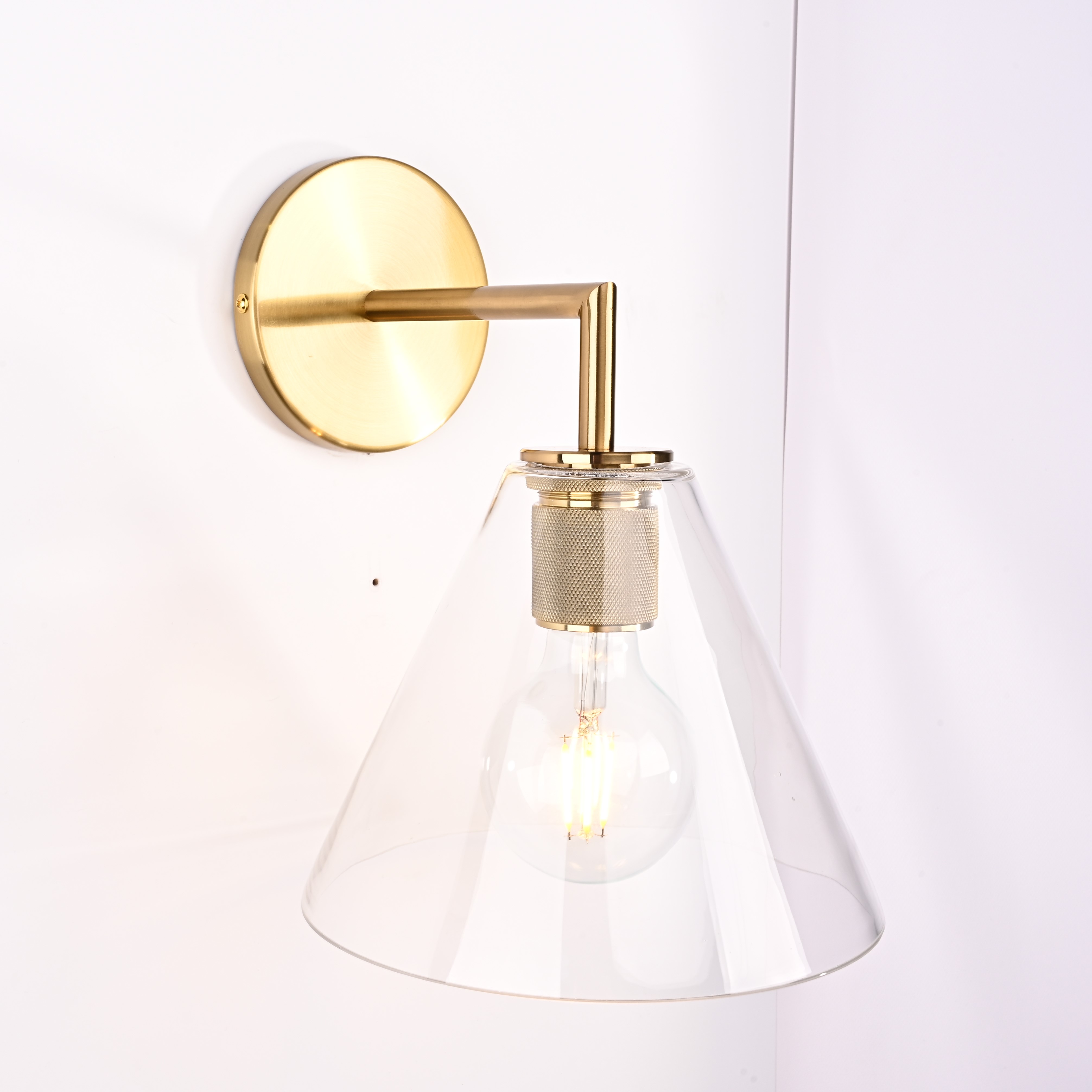 Бра RH Utilitaire Funnel Shade Single Sconce Brass 123270-22