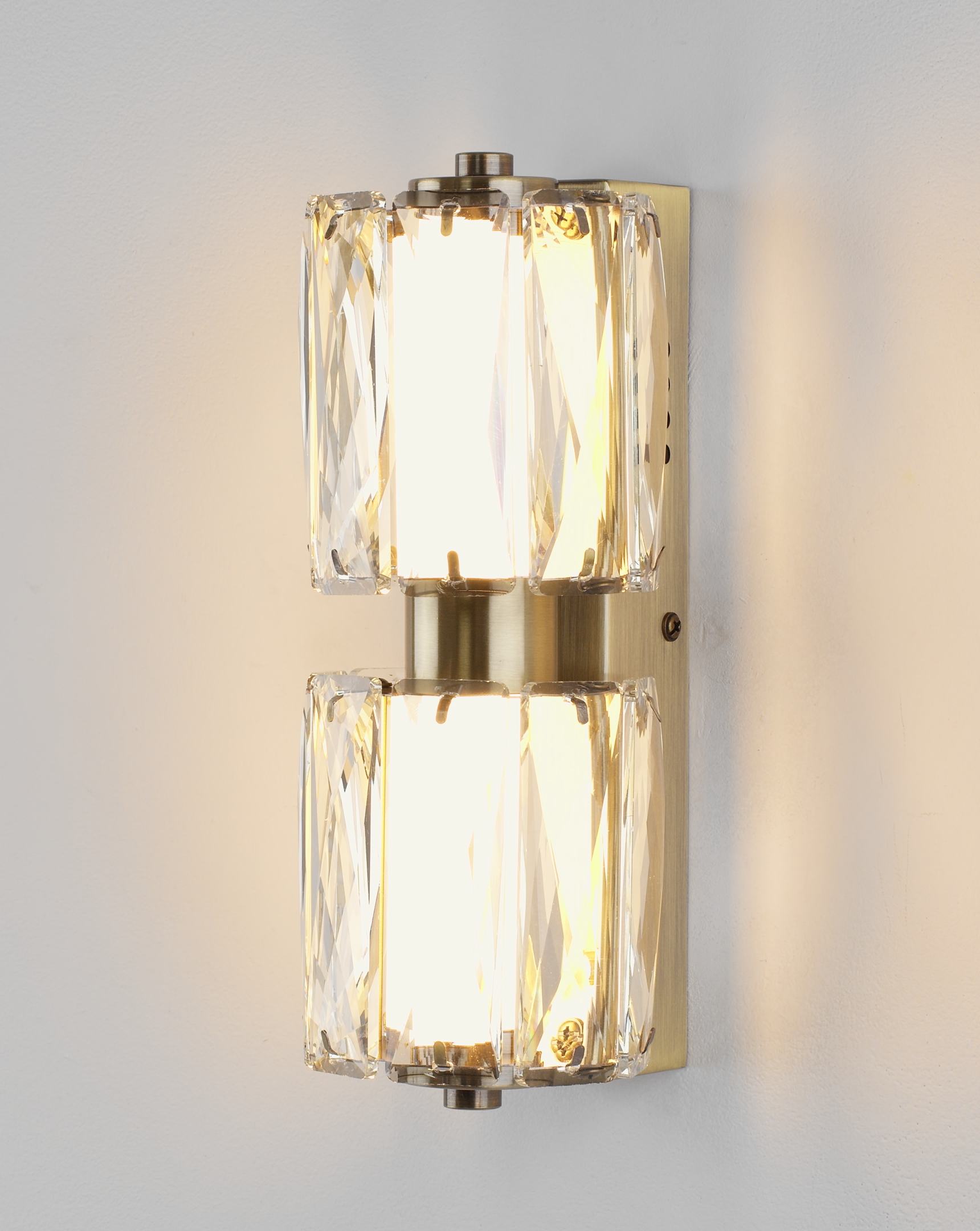 Светильник настенный светодиодный Moderli V11711-WL Prismique