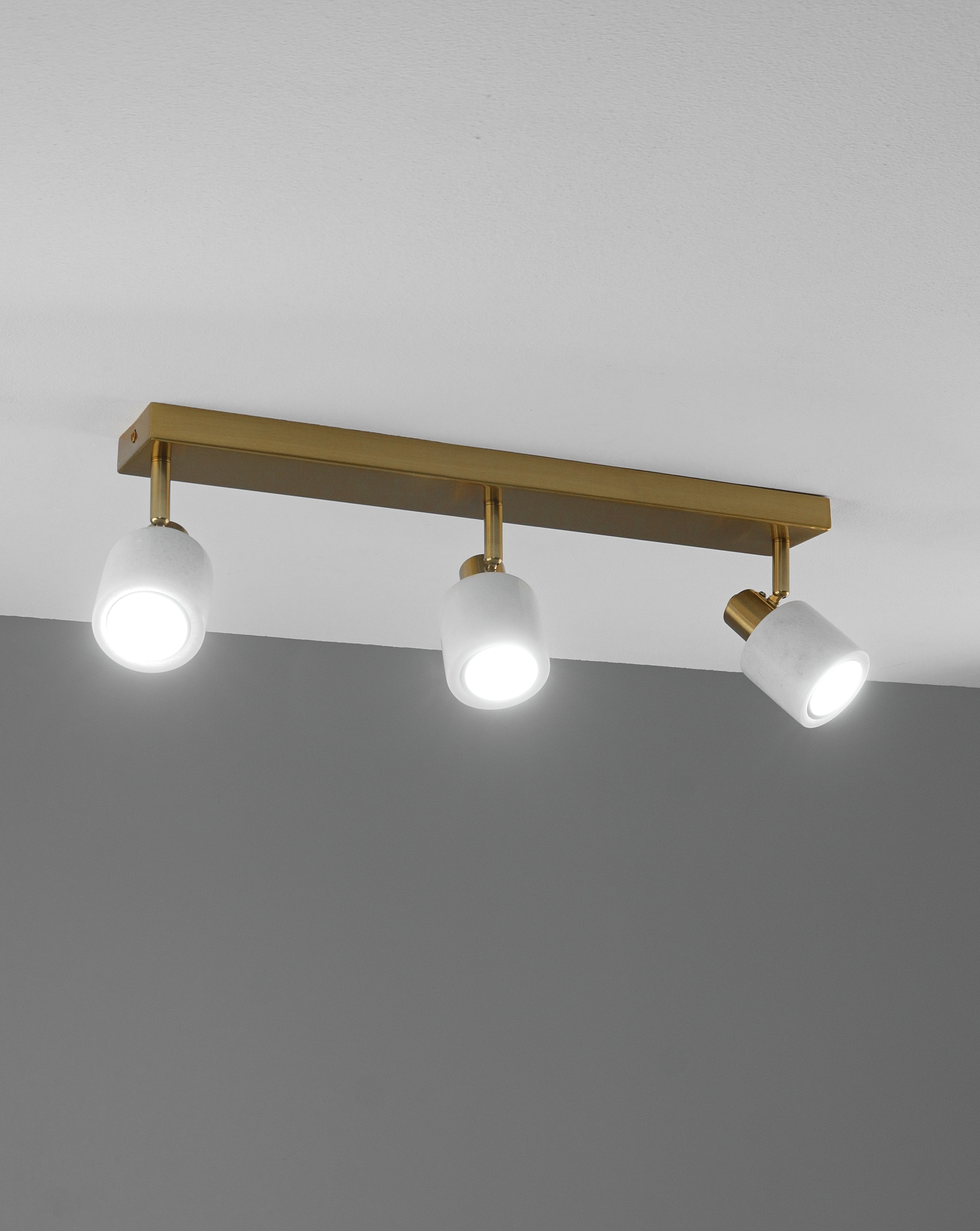 Спот Moderli V11828-3C Malet