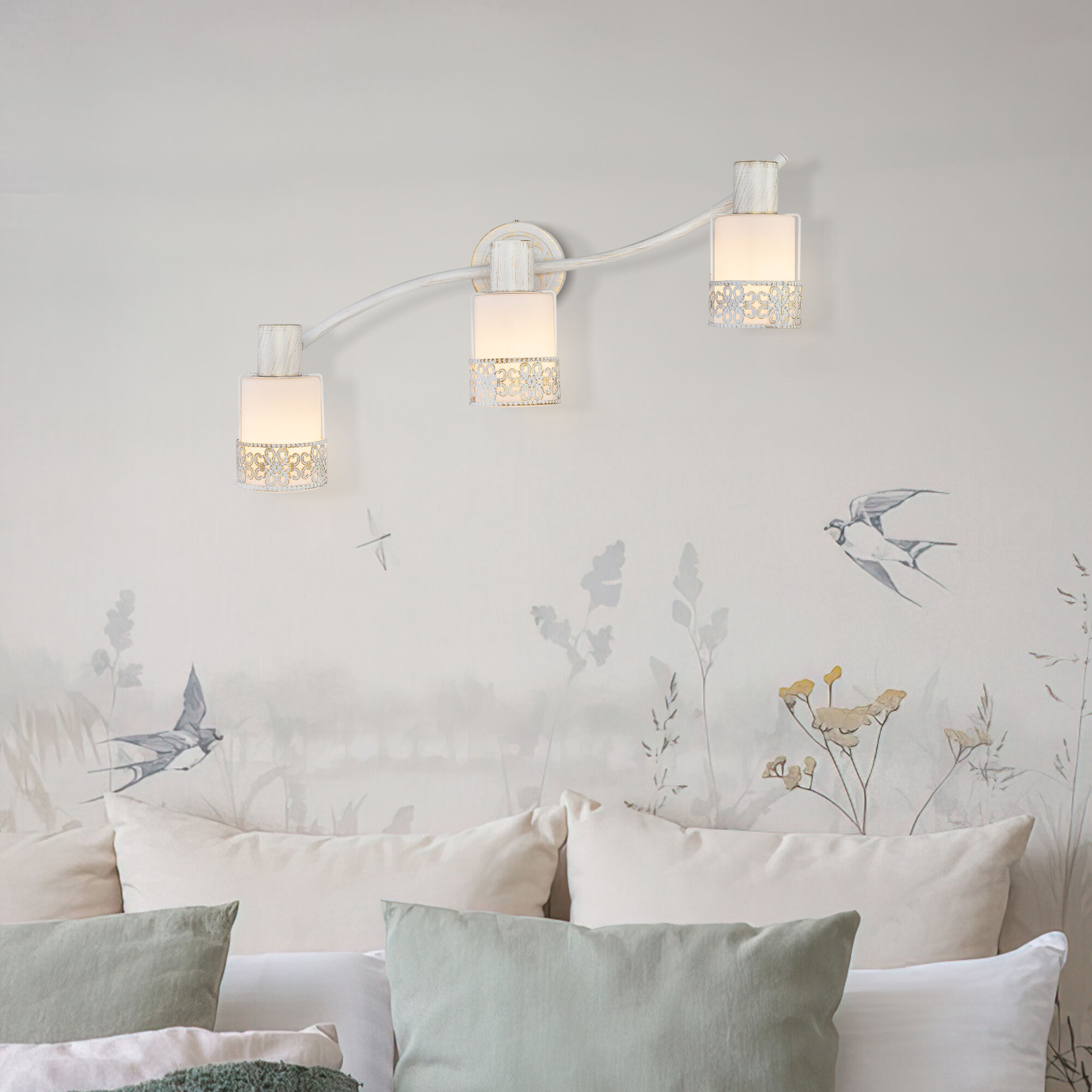 Настенный светильник Eurosvet 20025/3 белый с золотом