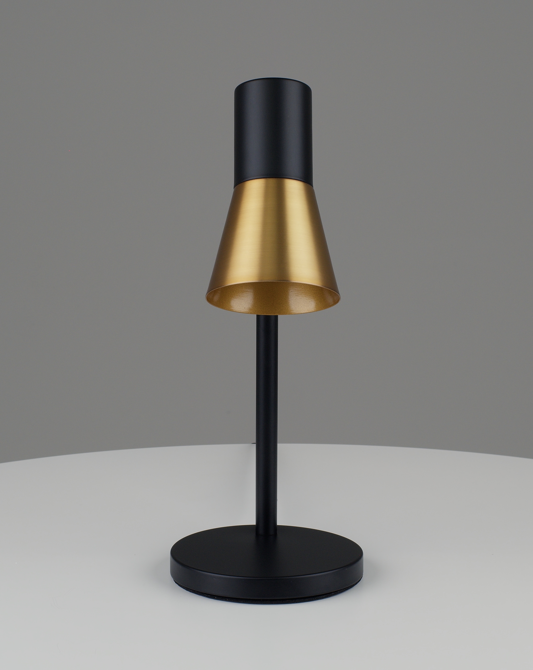 Лампа настольная Moderli V11325-1T Melro