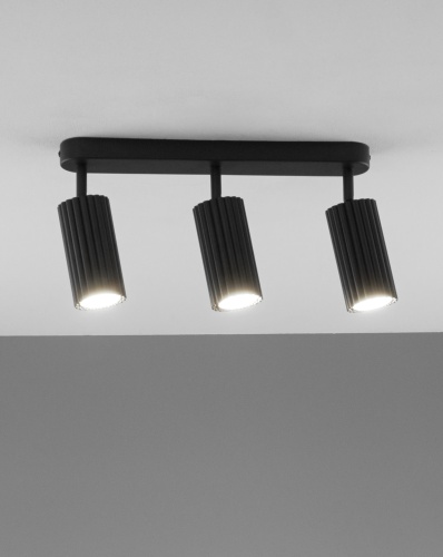 Спот Moderli V11775-3C Cora