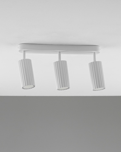 Спот Moderli V11776-3C Cora