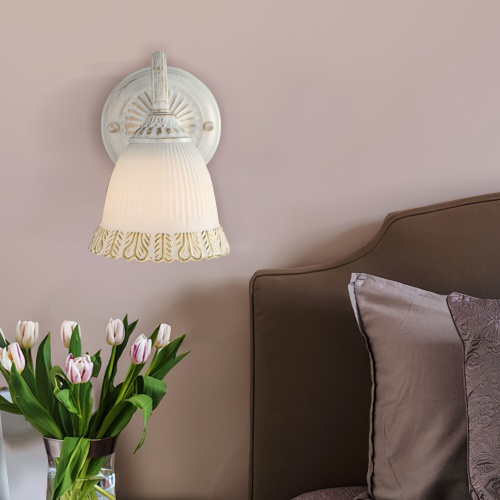 Настенный светильник Eurosvet 60107/1 белый с золотом