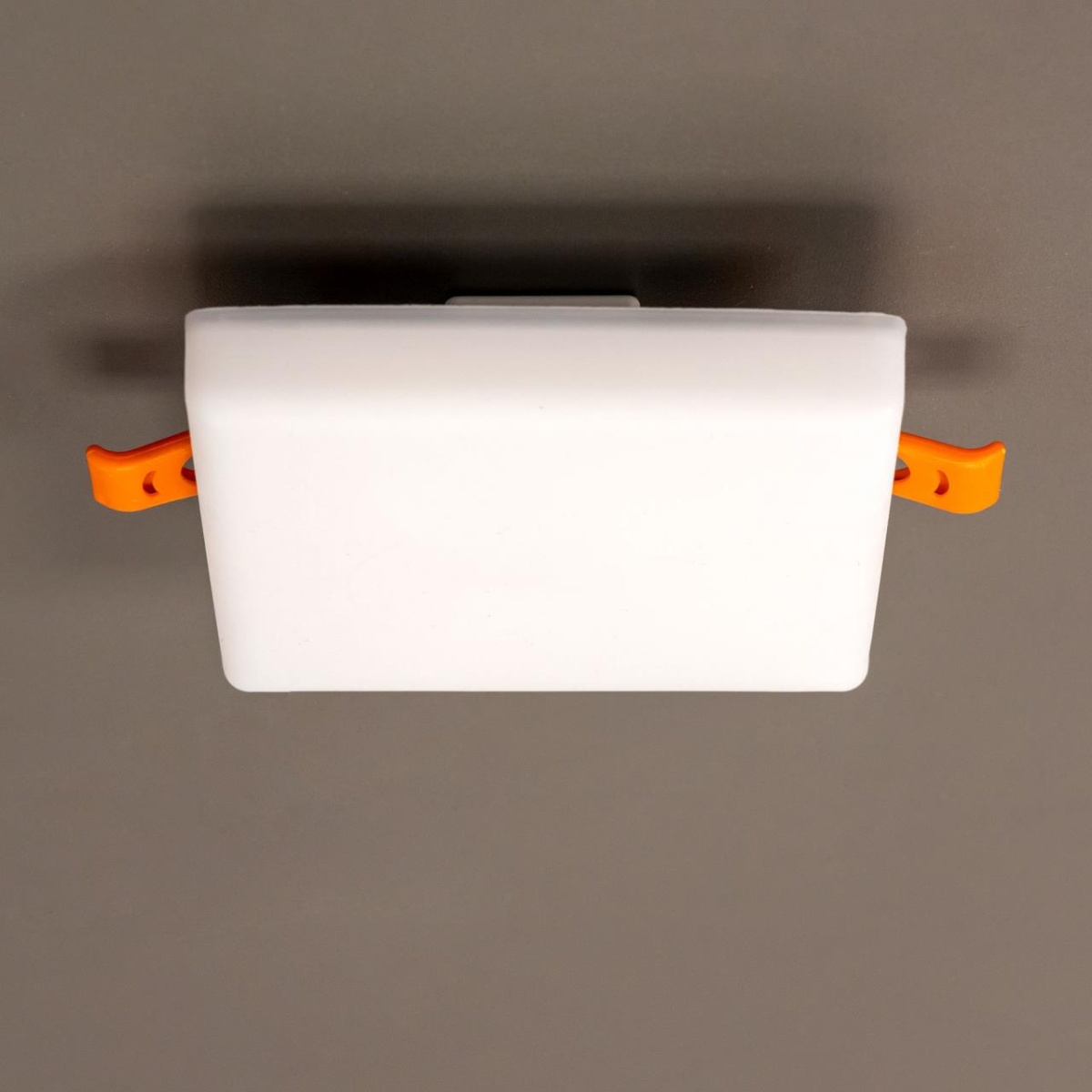 card-img