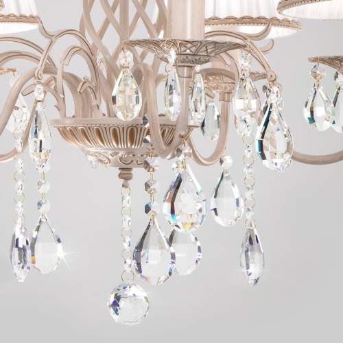 Подвесной светильник Eurosvet 10054/5 белый с золотом/прозрачный хрусталь Strotskis