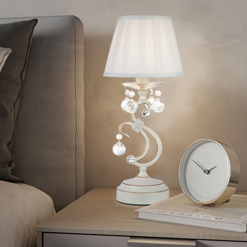 Настольный светильник Eurosvet 12075/1T белый Strotskis