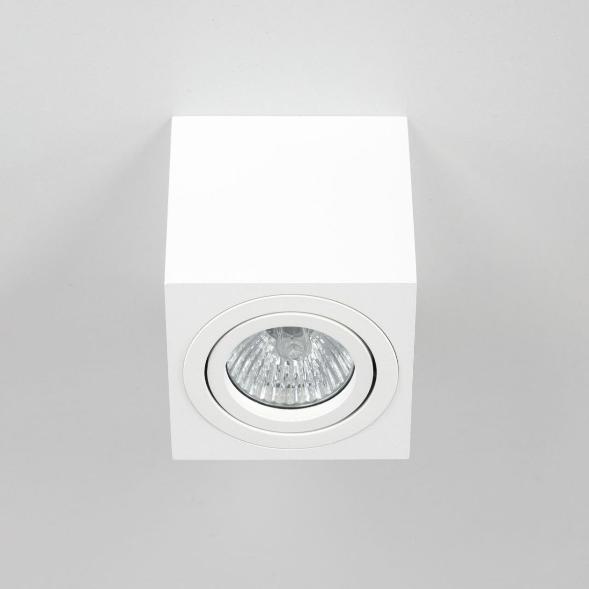 card-img