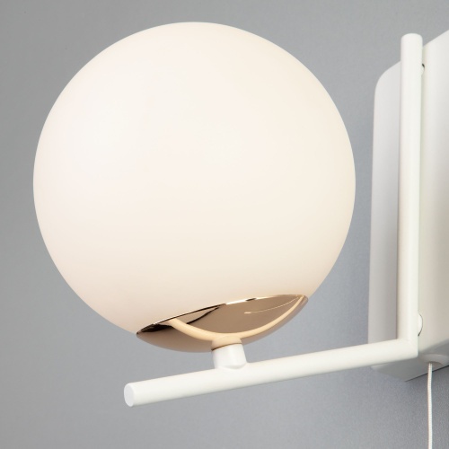 Настенный светильник Eurosvet 70092/1 белый