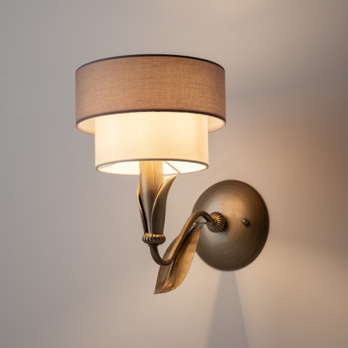 Настенный светильник (бра) Maytoni H311-01-G