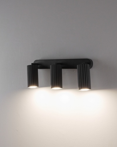 Спот Moderli V11775-3C Cora