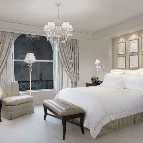 Подвесной светильник Eurosvet 10054/5 белый с золотом/прозрачный хрусталь Strotskis