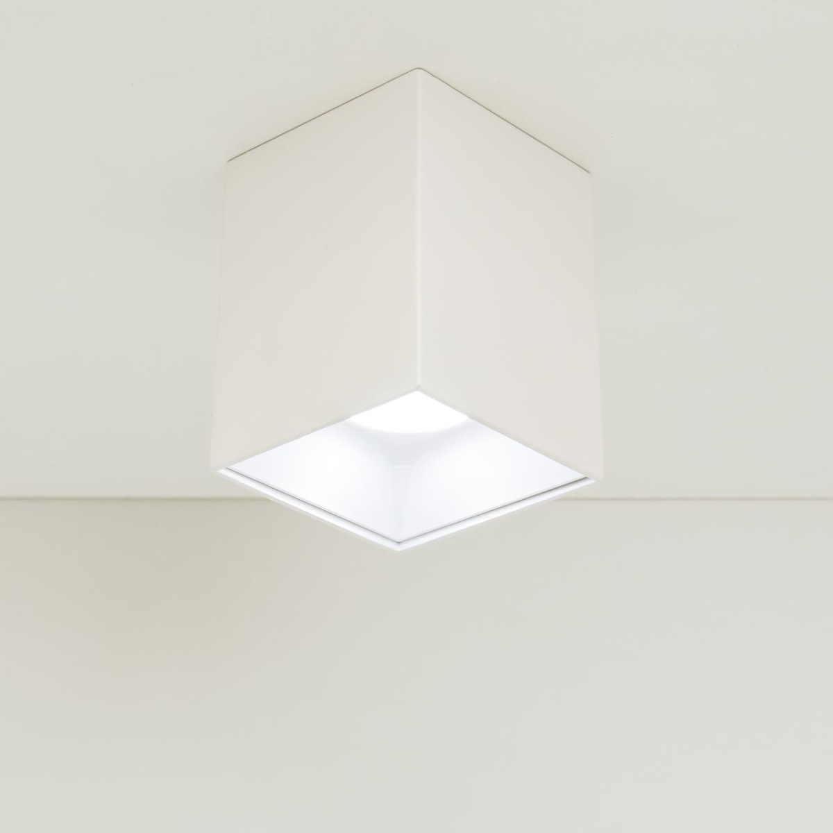 card-img