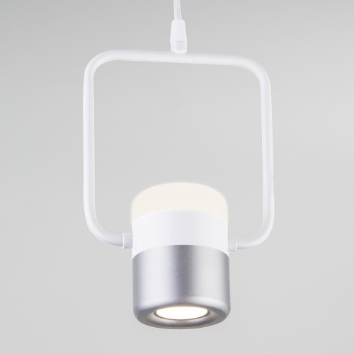 Подвесной светильник Eurosvet 50165/1 LED белый/серебро