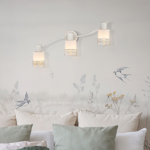 Настенный светильник Eurosvet 20025/3 белый с золотом