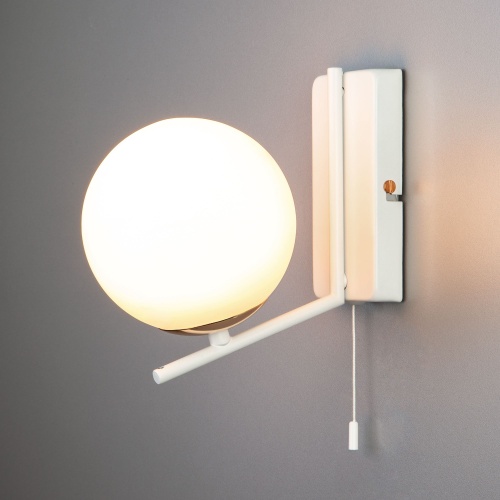 Настенный светильник Eurosvet 70092/1 белый