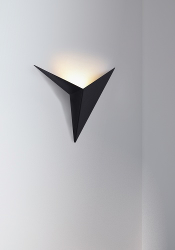 Настенный светильник (бра) Maytoni C808WL-L3B